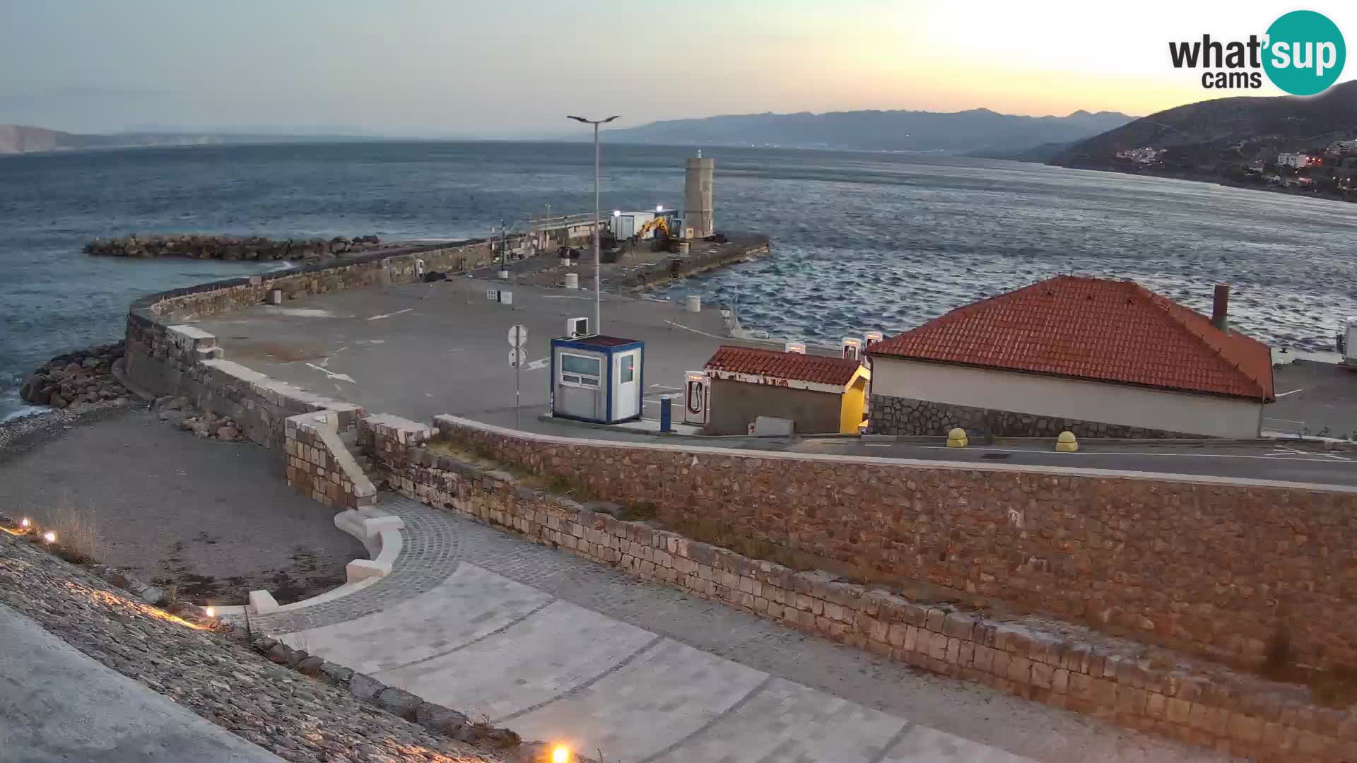 Senj Harbour Webcam – Breakwater & Lighthouse Live View