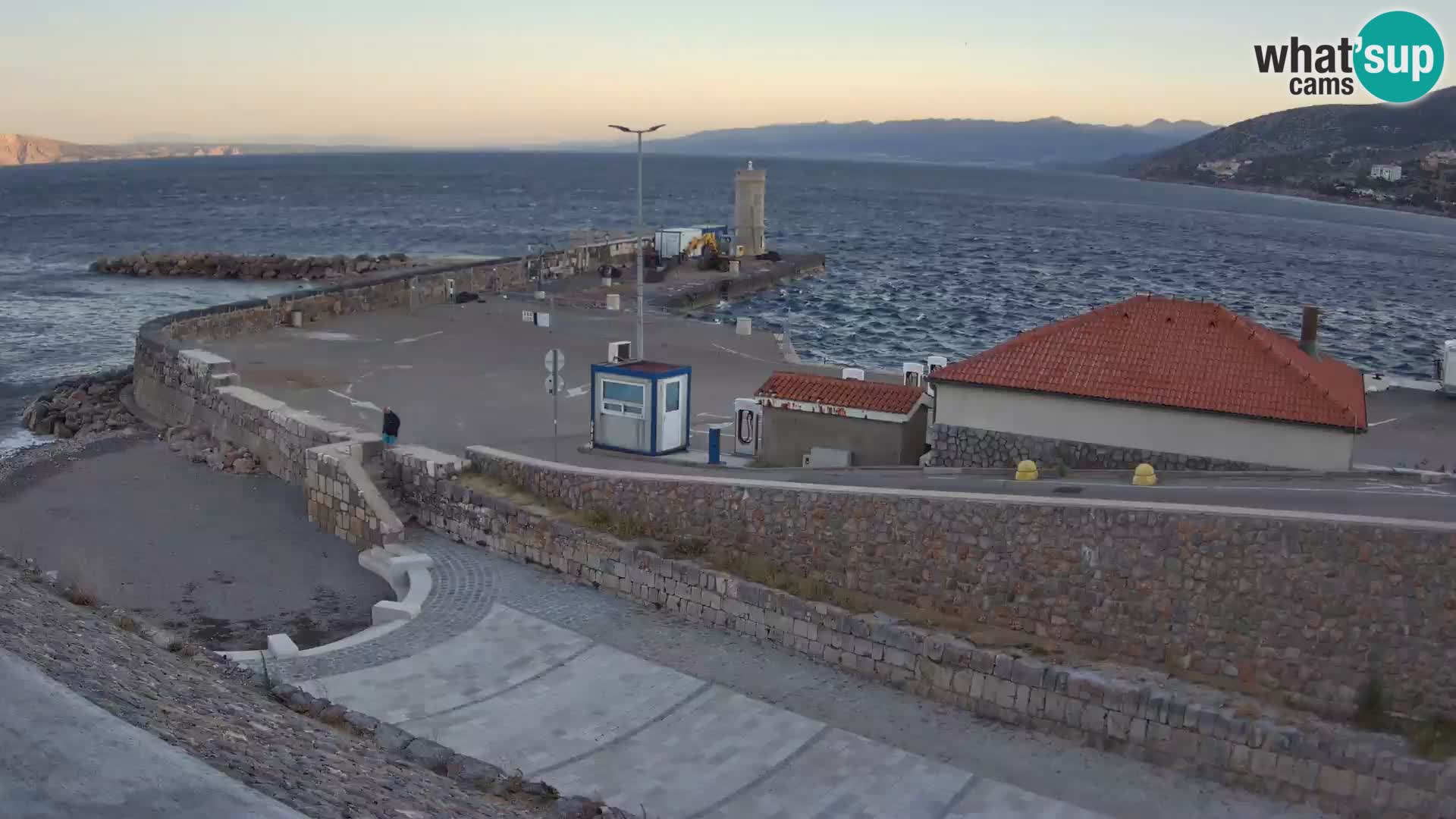 Senj Hafen Webcam – Wellenbrecher & Leuchtturm Liveblick