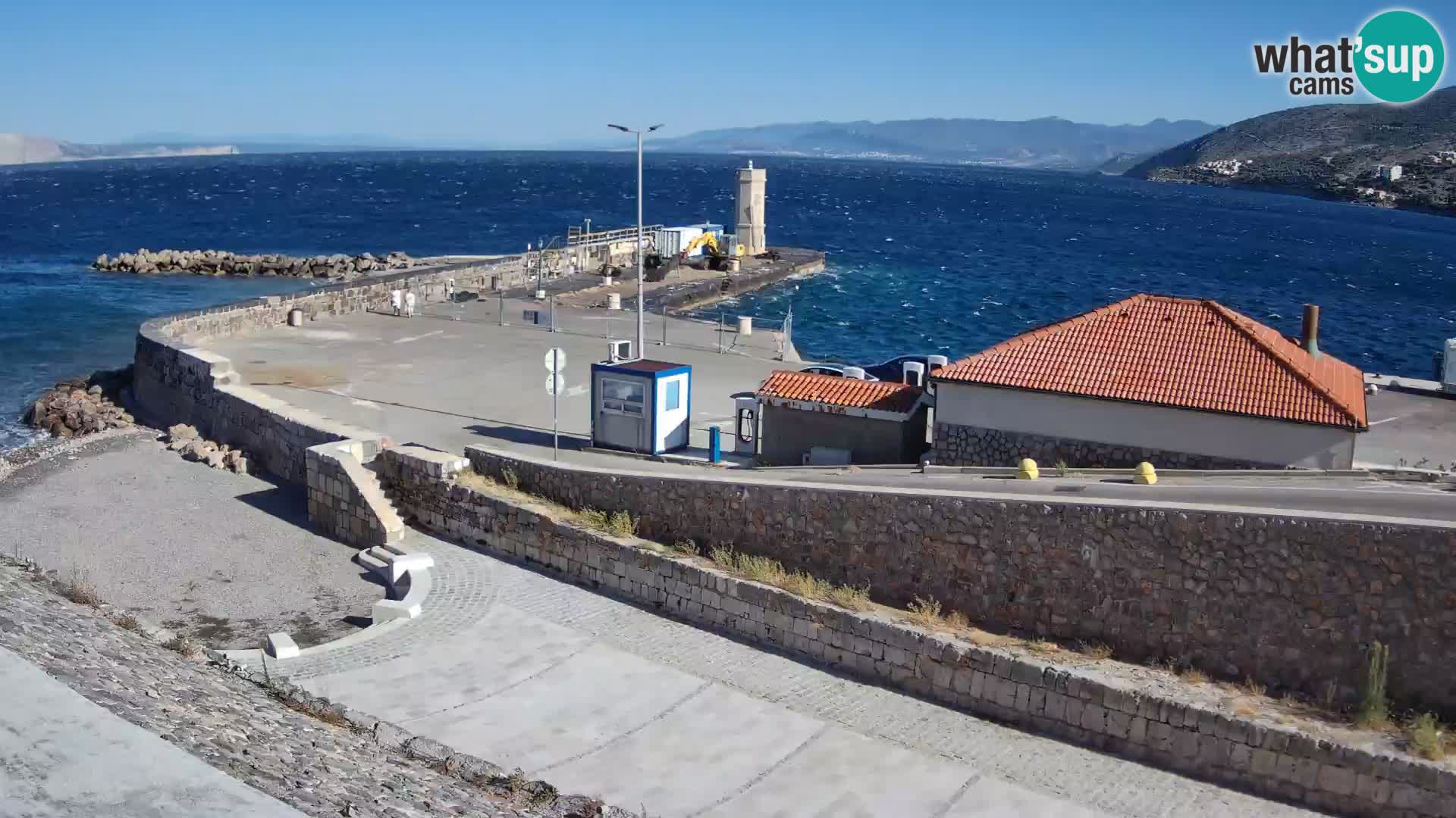 Web kamera Senj luka – Lukobran i svjetionik uživo