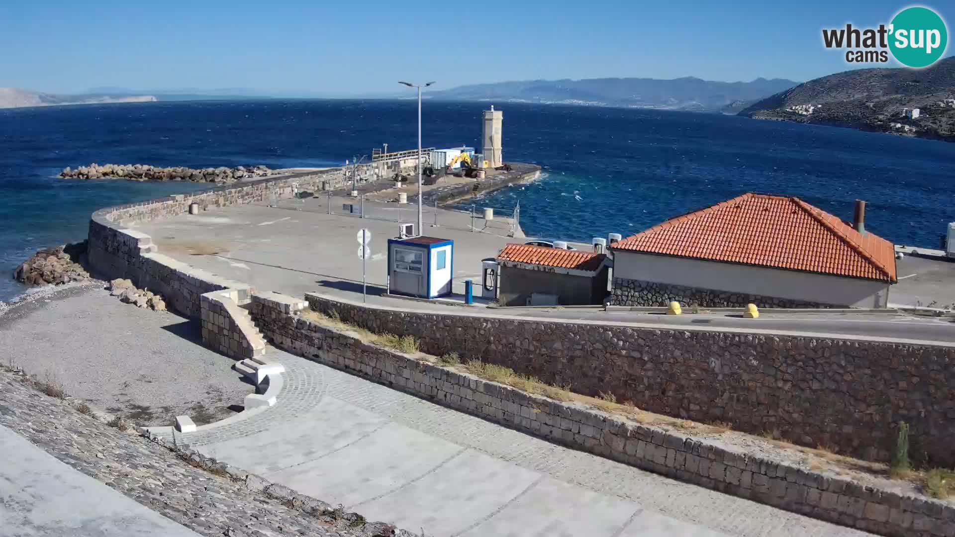 Senj Hafen Webcam – Wellenbrecher & Leuchtturm Liveblick
