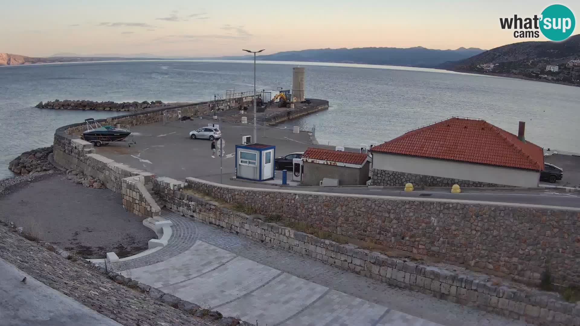 Senj Hafen Webcam – Wellenbrecher & Leuchtturm Liveblick