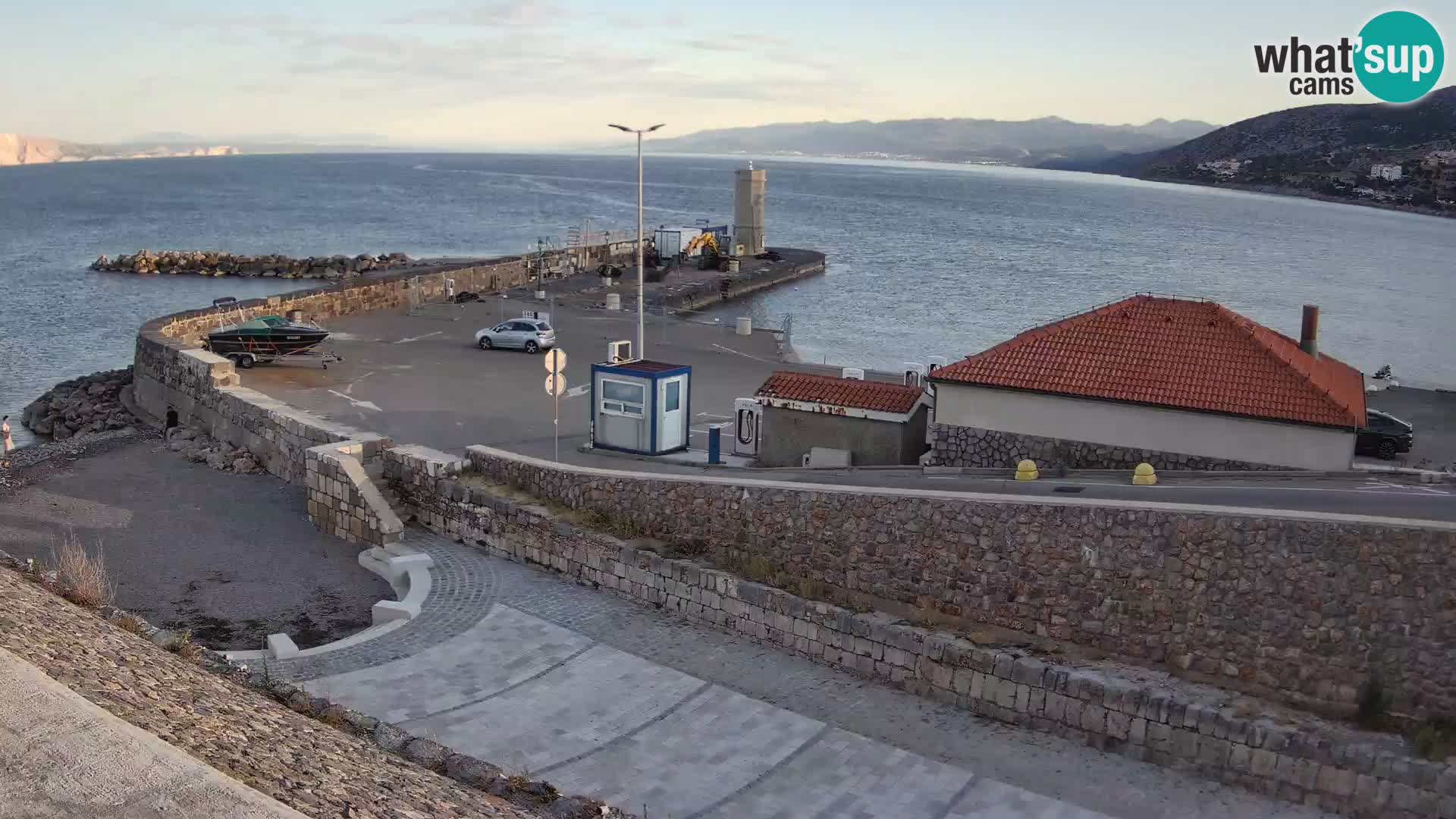 Webcam port de Senj – Vue sur la jetée et le phare