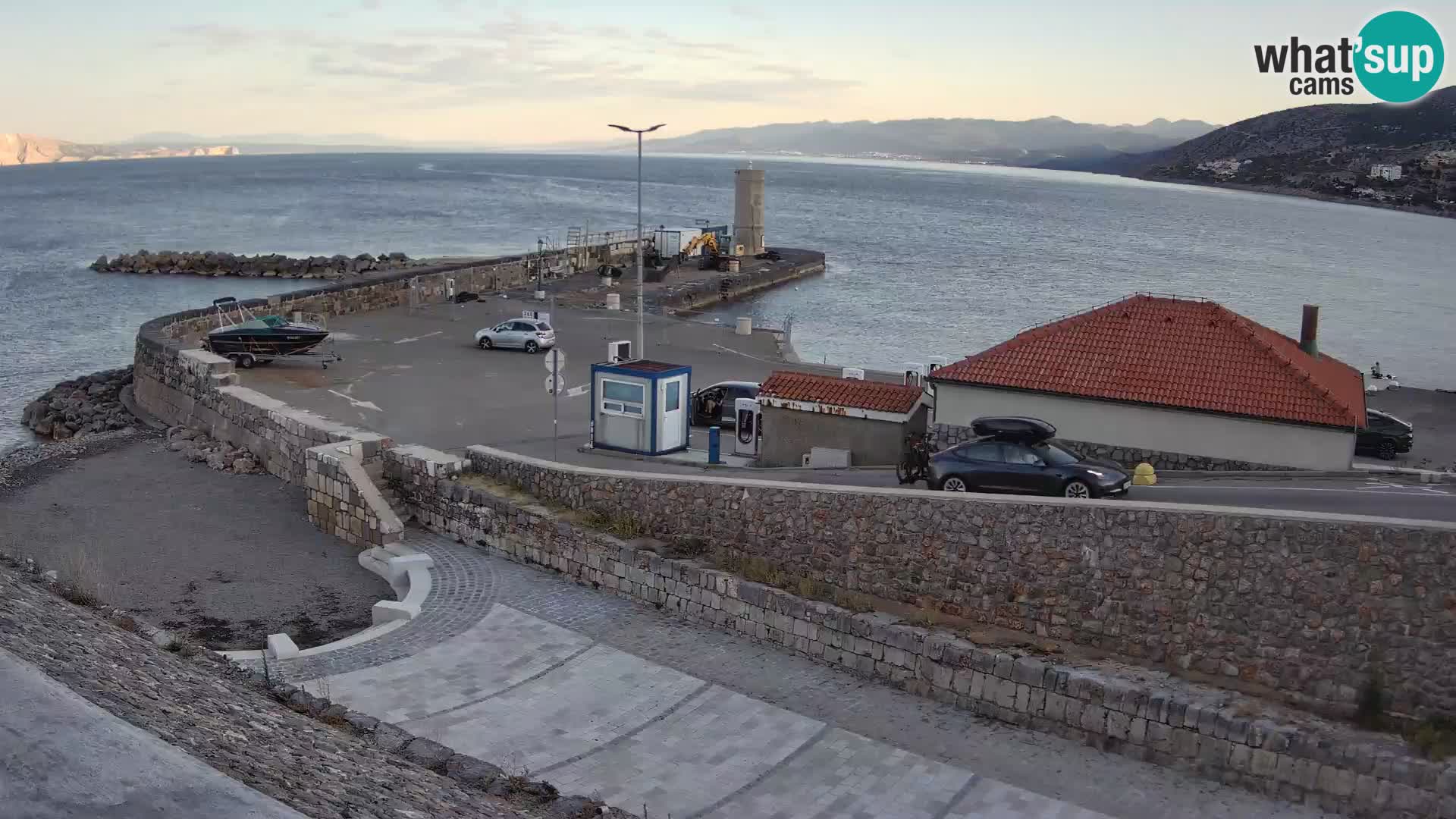 Web kamera Senj luka – Lukobran i svjetionik uživo