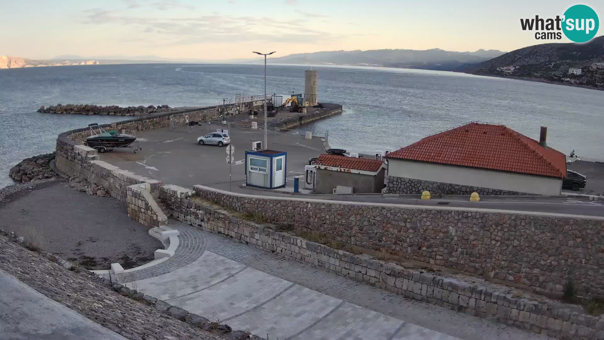 Senj Hafen Webcam – Wellenbrecher & Leuchtturm Liveblick