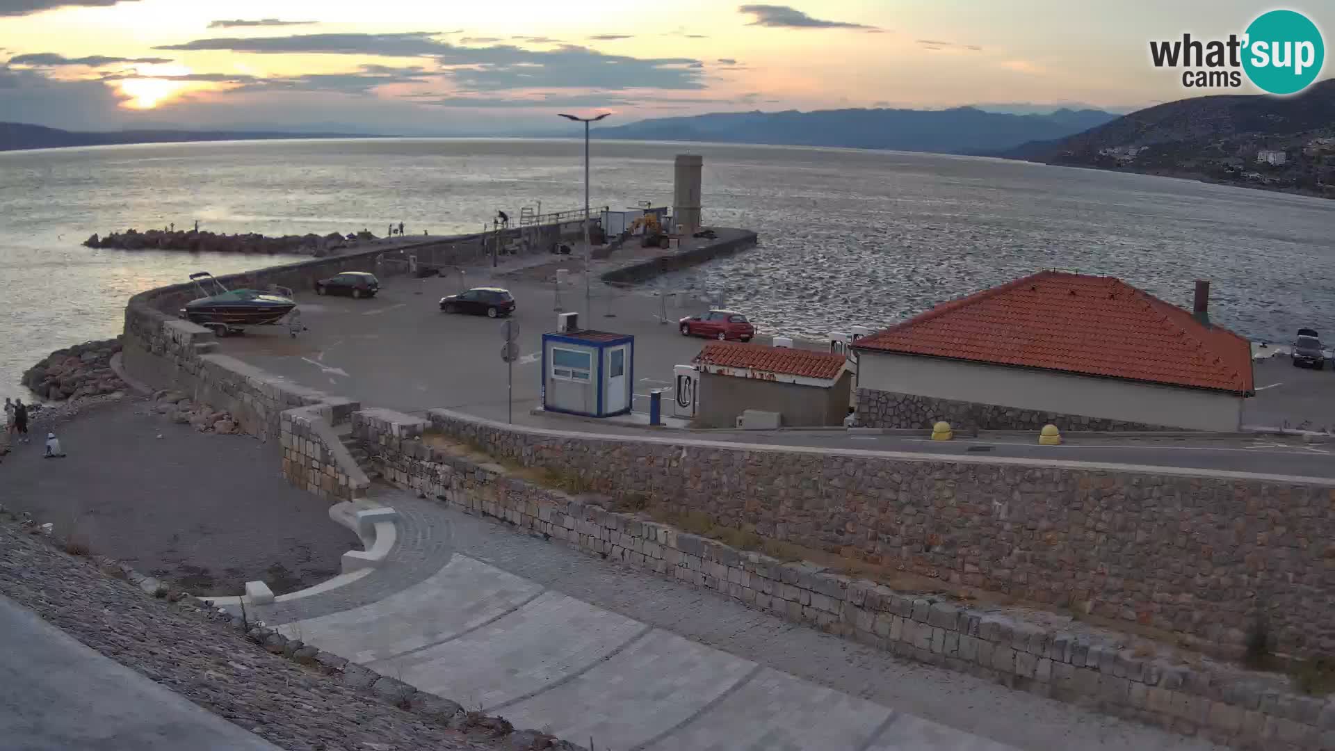 Web kamera Senj luka – Lukobran i svjetionik uživo