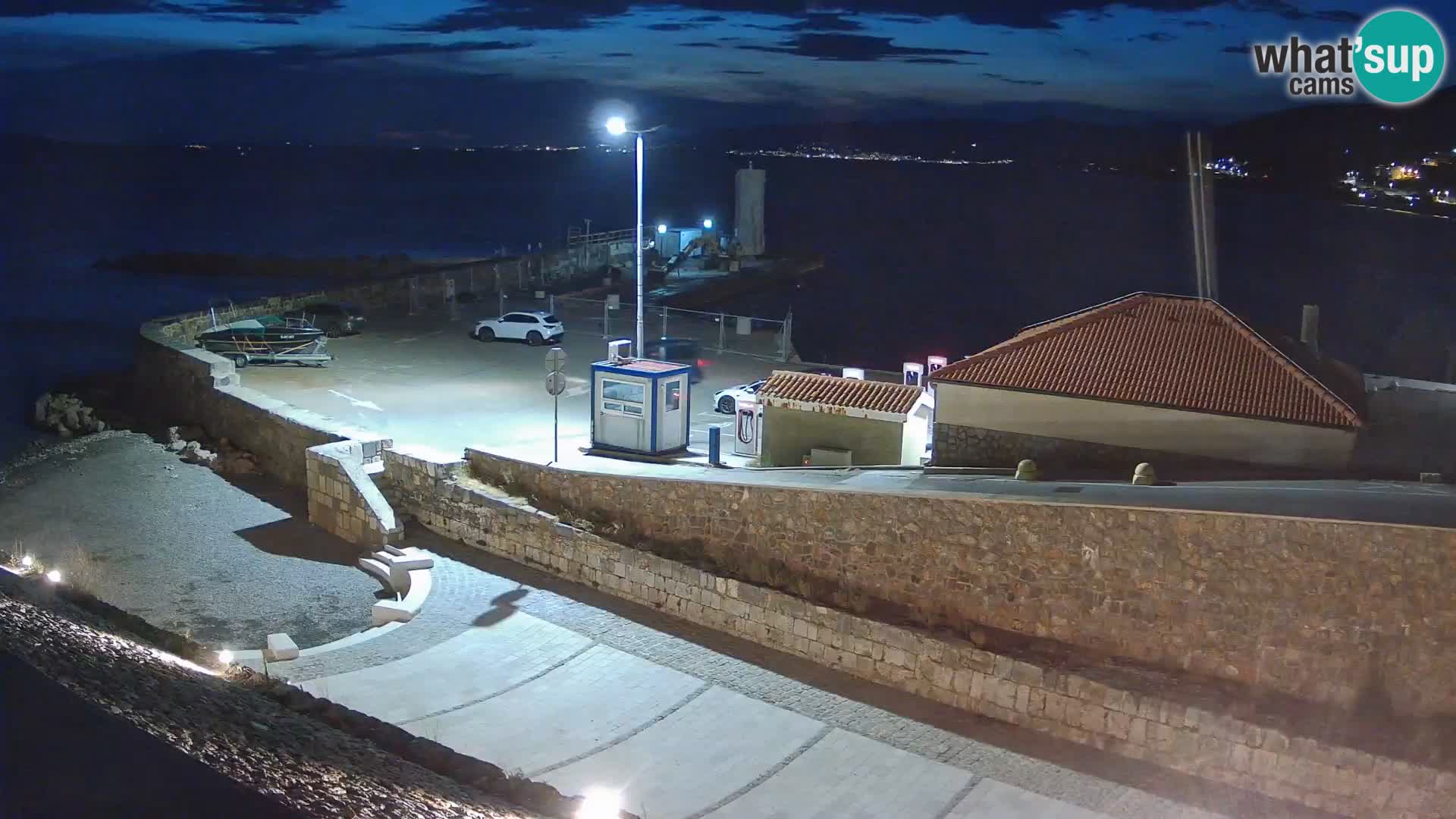 Webcam port de Senj – Vue sur la jetée et le phare
