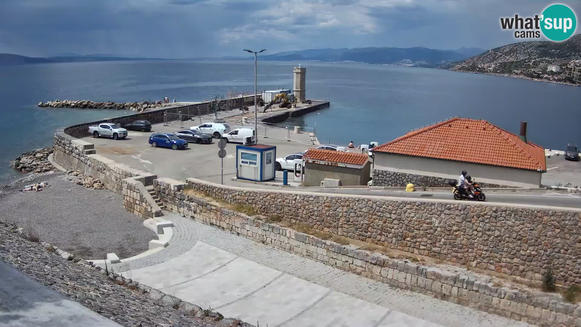 Web kamera Senj luka – Lukobran i svjetionik uživo