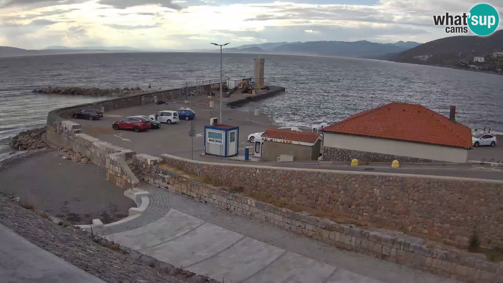 Webcam port de Senj – Vue sur la jetée et le phare