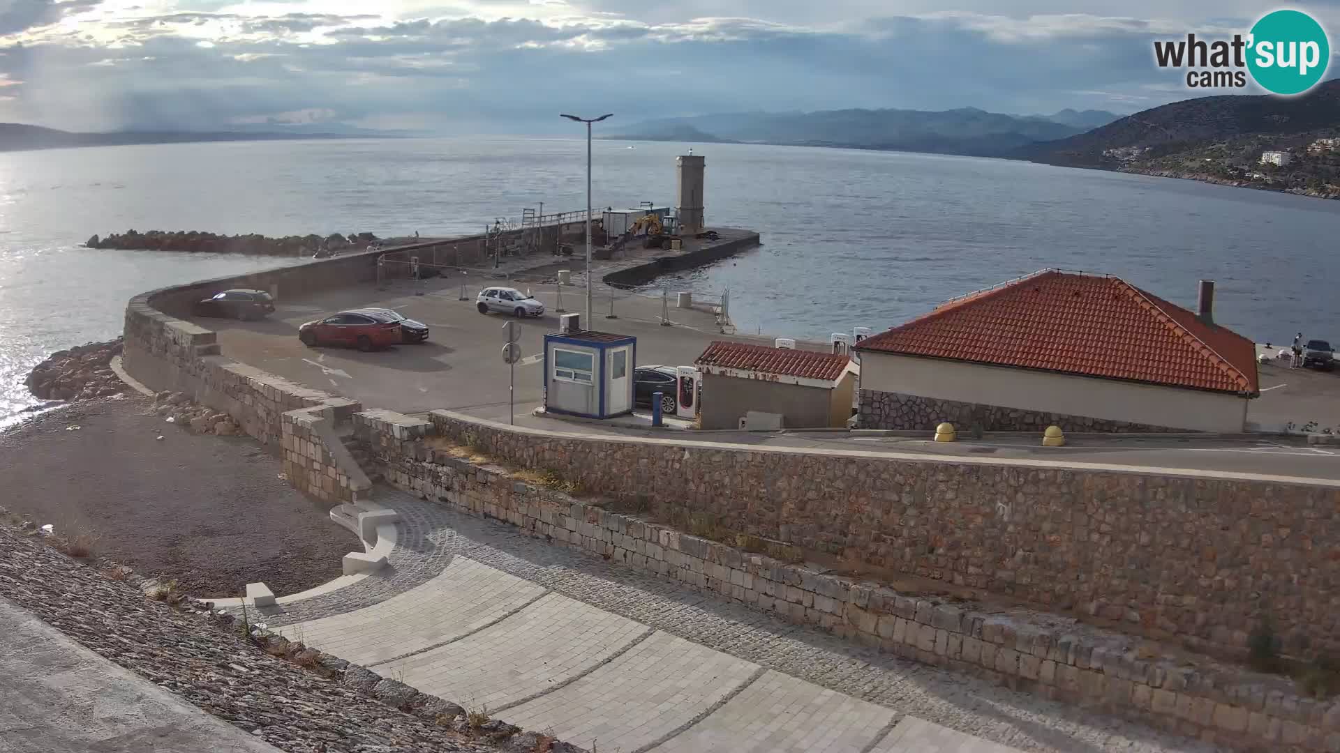 Web kamera Senj luka – Lukobran i svjetionik uživo