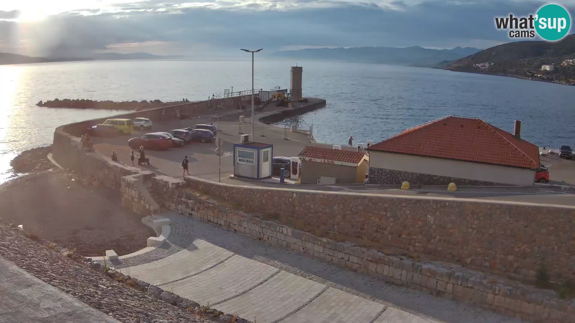 Webcam port de Senj – Vue sur la jetée et le phare
