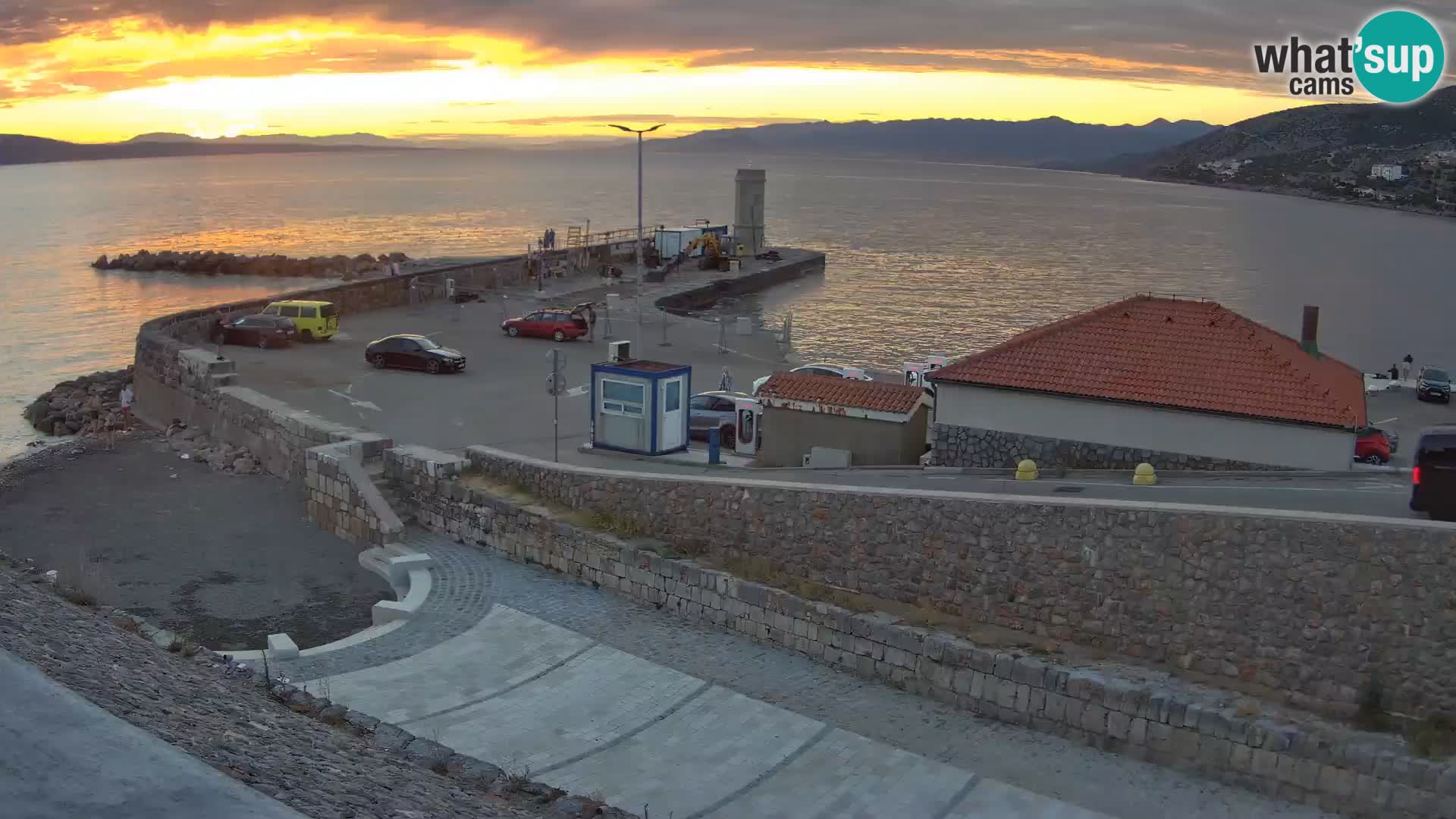 Webcam port de Senj – Vue sur la jetée et le phare