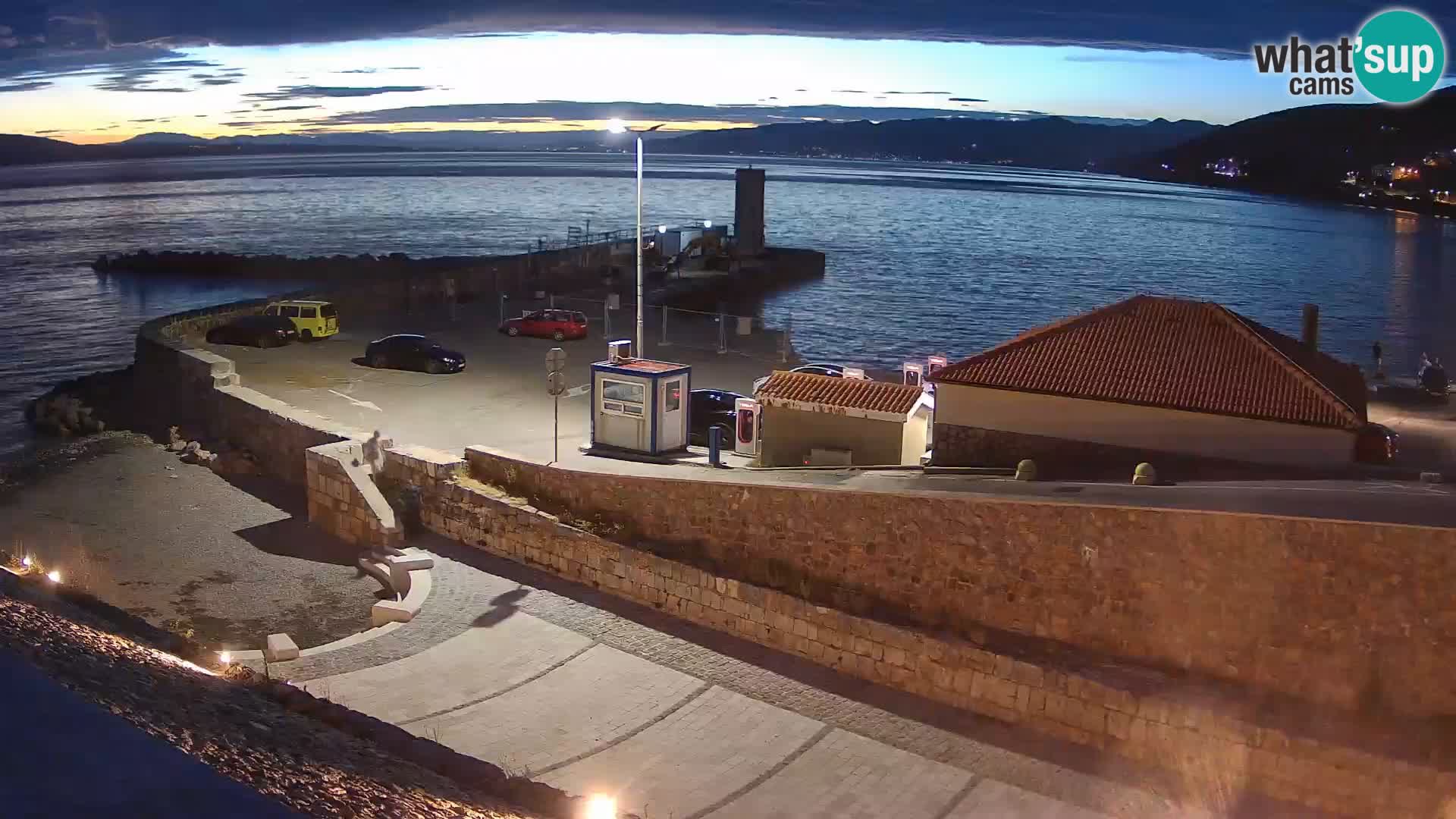 Webcam port de Senj – Vue sur la jetée et le phare
