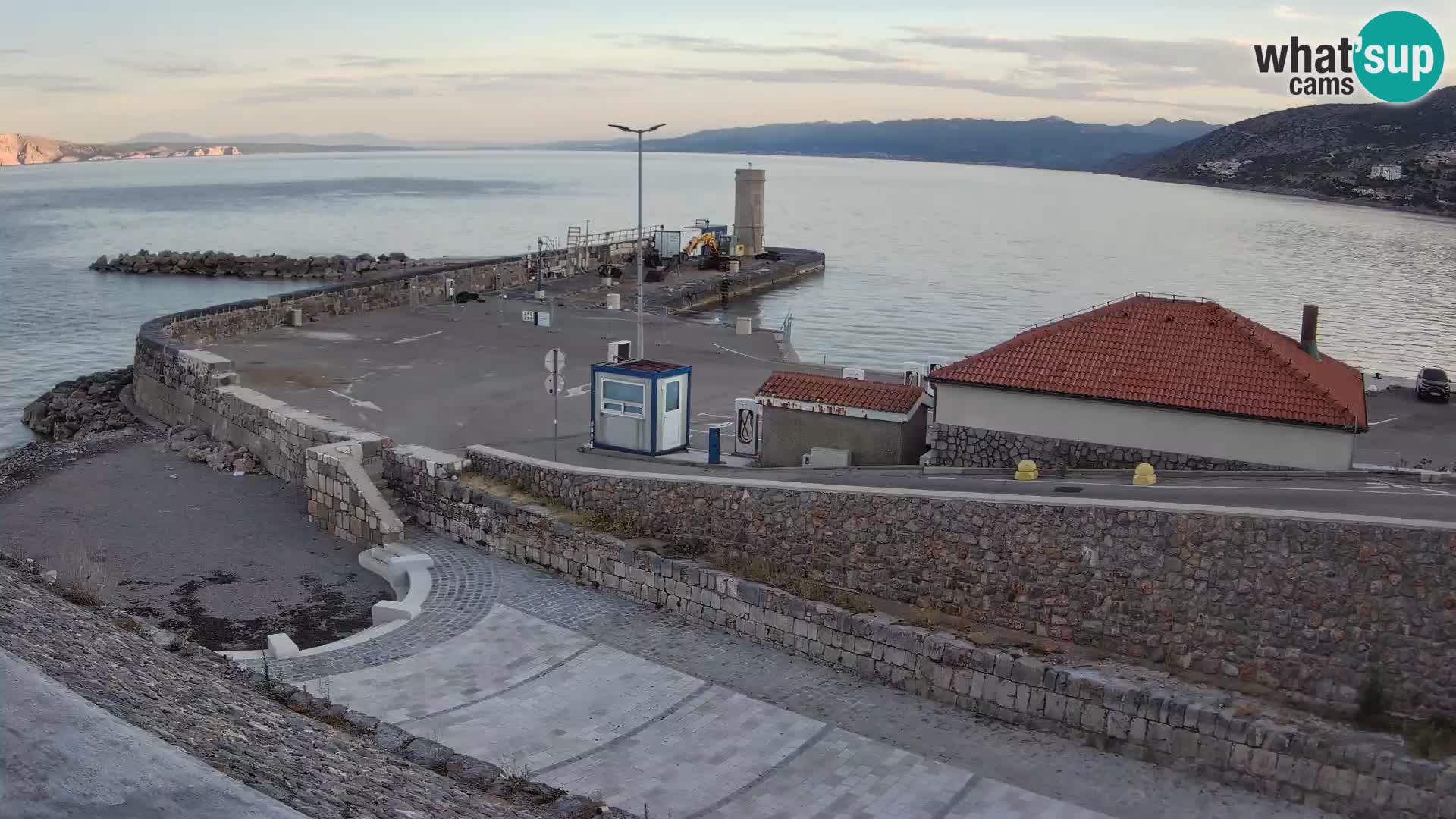 Webcam puerto de Senj – Rompeolas y faro en directo