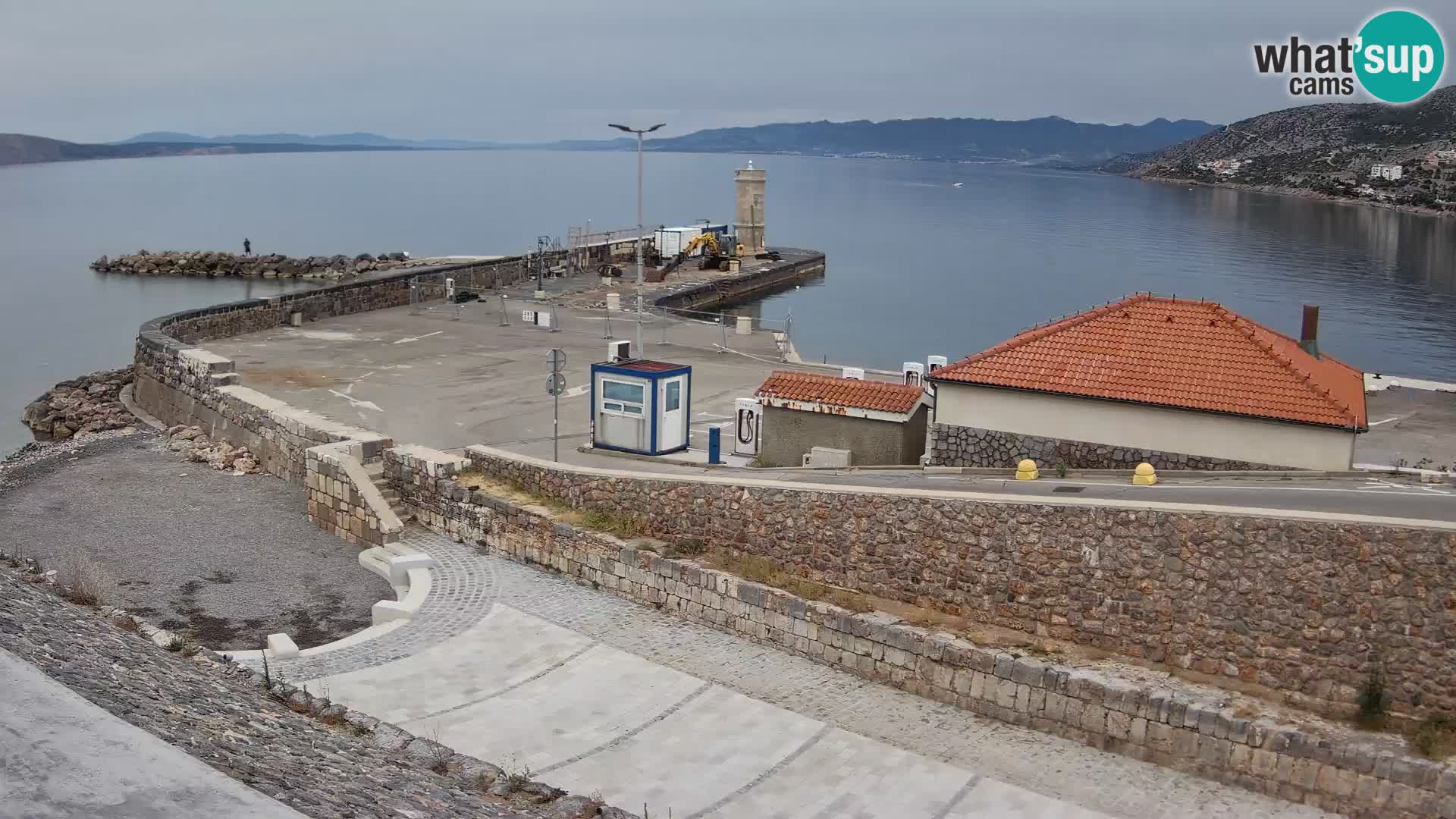 Webcam port de Senj – Vue sur la jetée et le phare