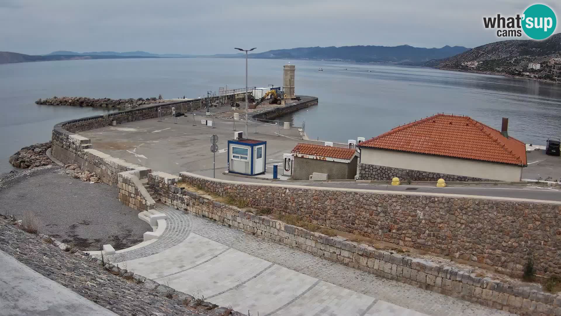 Webcam port de Senj – Vue sur la jetée et le phare