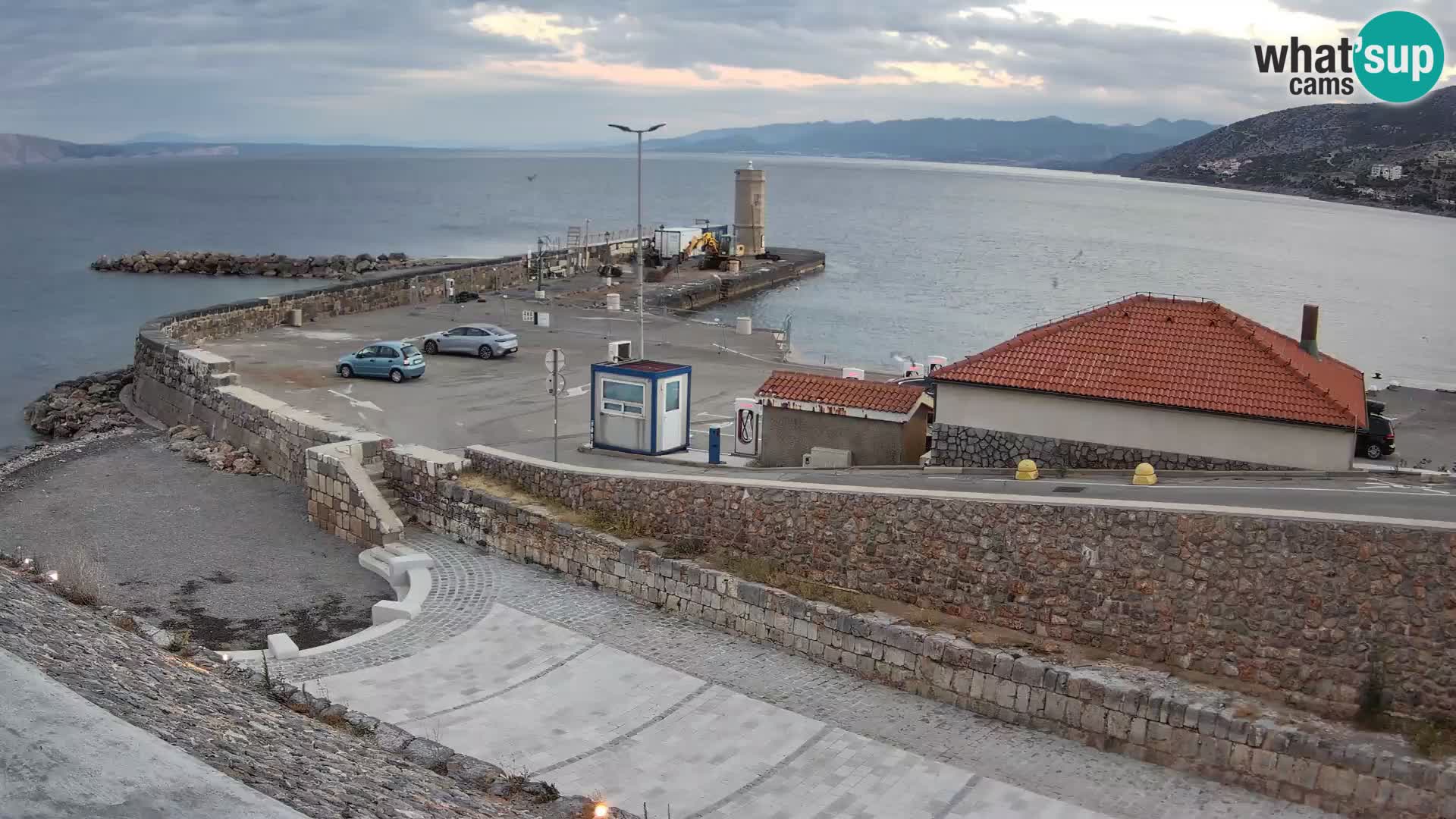 Senj Hafen Webcam – Wellenbrecher & Leuchtturm Liveblick