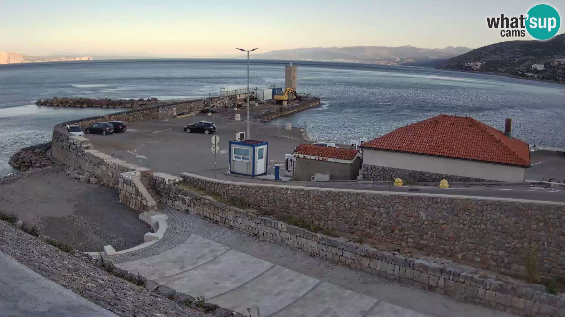 Senj Hafen Webcam – Wellenbrecher & Leuchtturm Liveblick