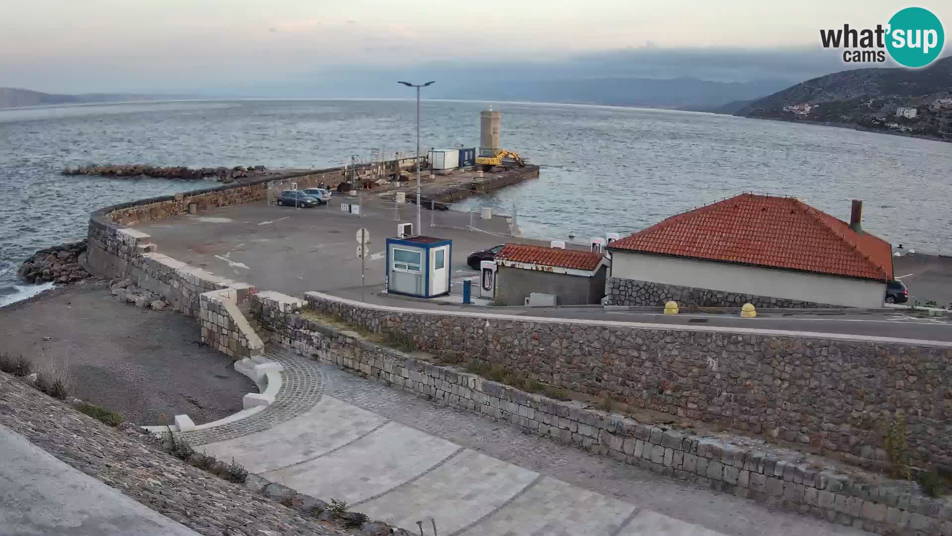 Senj Hafen Webcam – Wellenbrecher & Leuchtturm Liveblick
