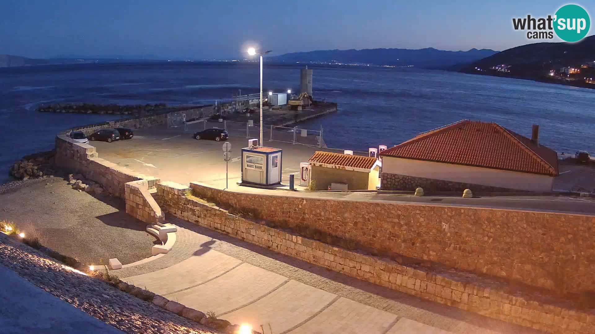 Senj Hafen Webcam – Wellenbrecher & Leuchtturm Liveblick