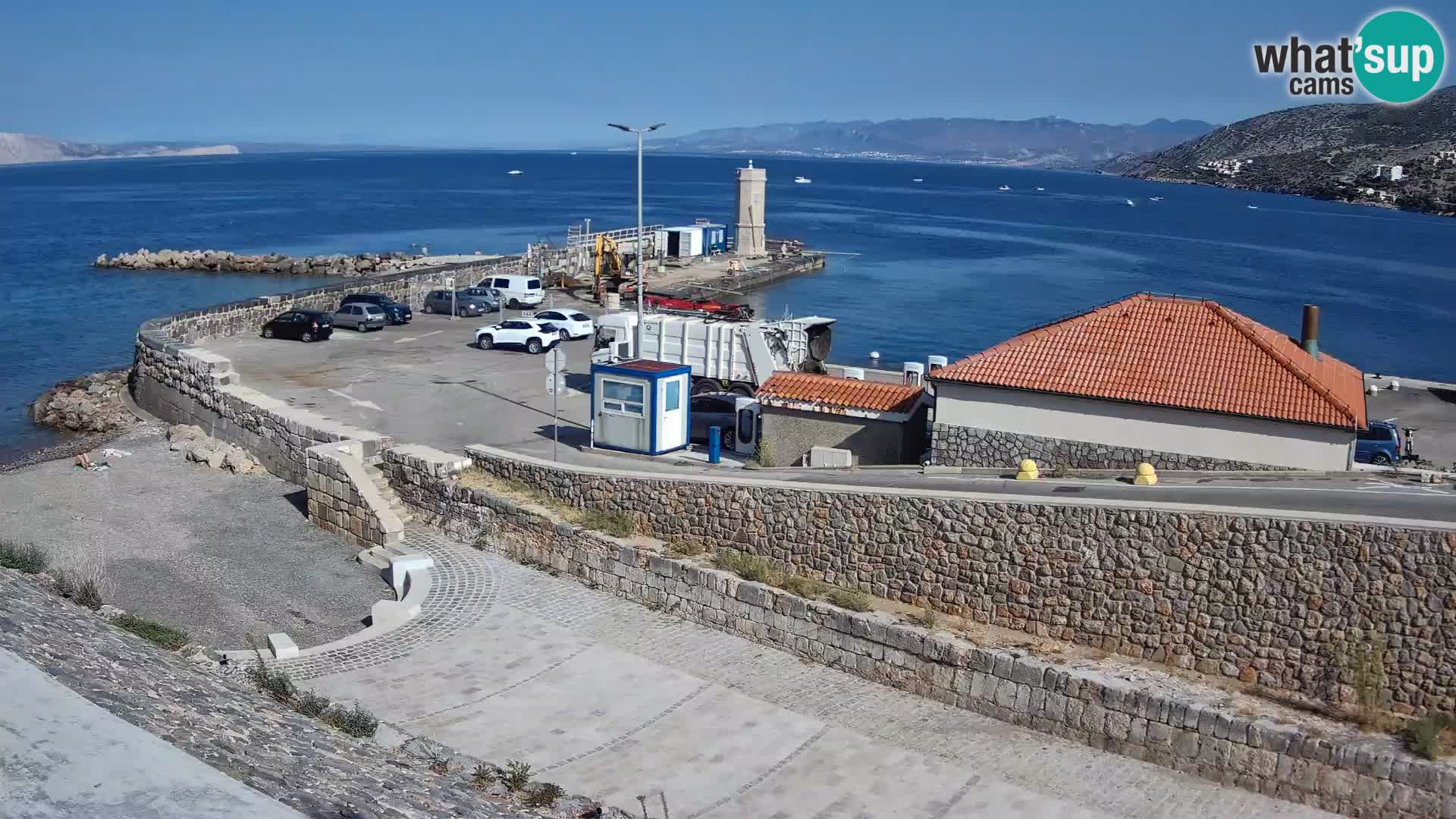 Senj Hafen Webcam – Wellenbrecher & Leuchtturm Liveblick