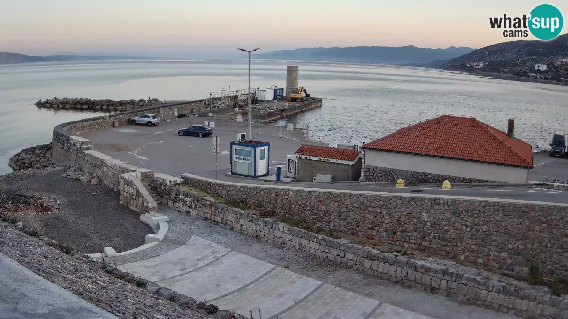 Web kamera Senj luka – Lukobran i svjetionik uživo