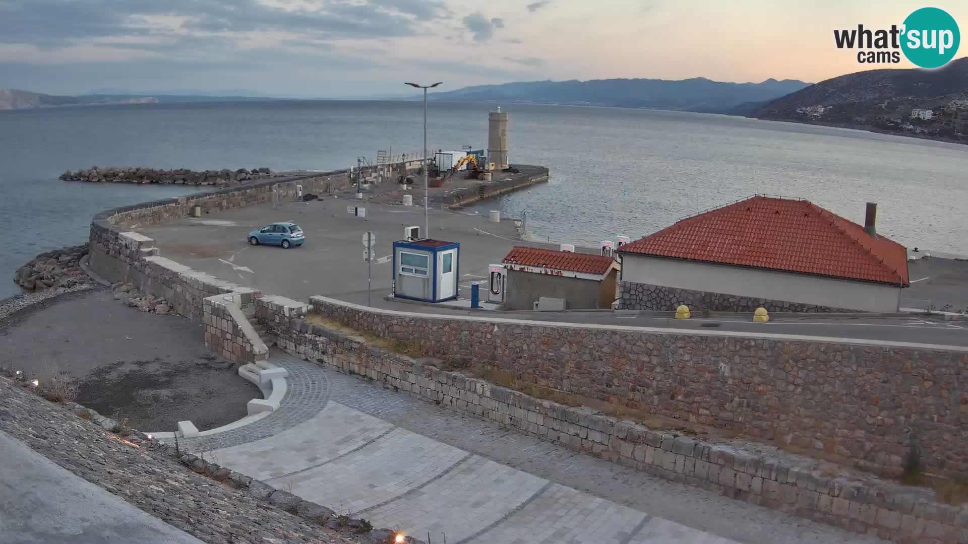 Web kamera Senj luka – Lukobran i svjetionik uživo