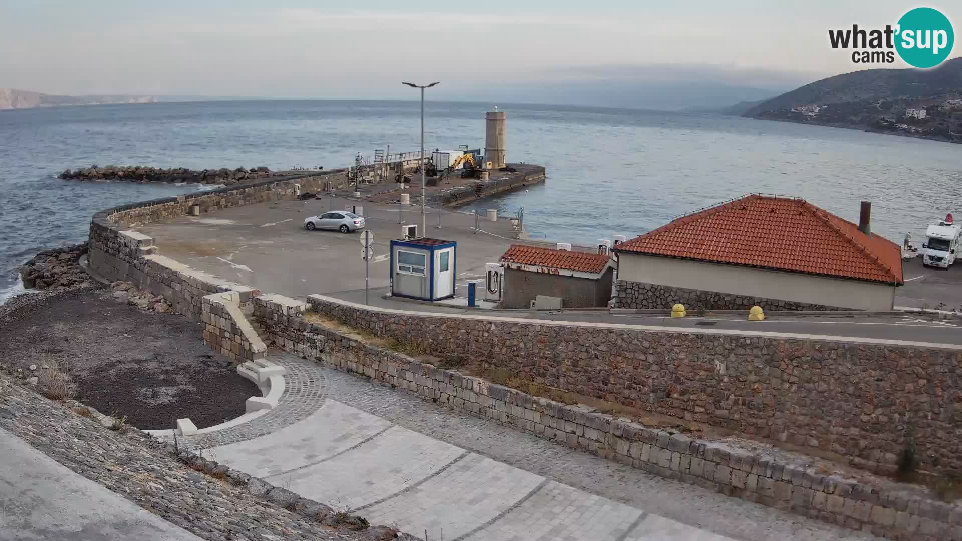 Webcam port de Senj – Vue sur la jetée et le phare