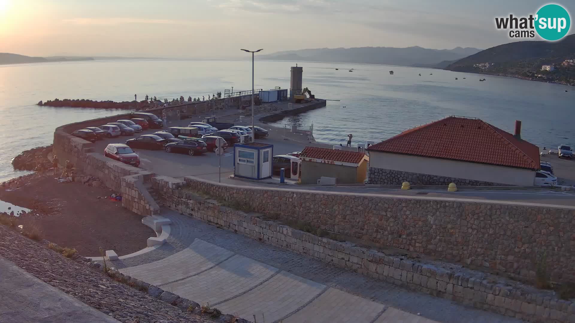 Webcam puerto de Senj – Rompeolas y faro en directo