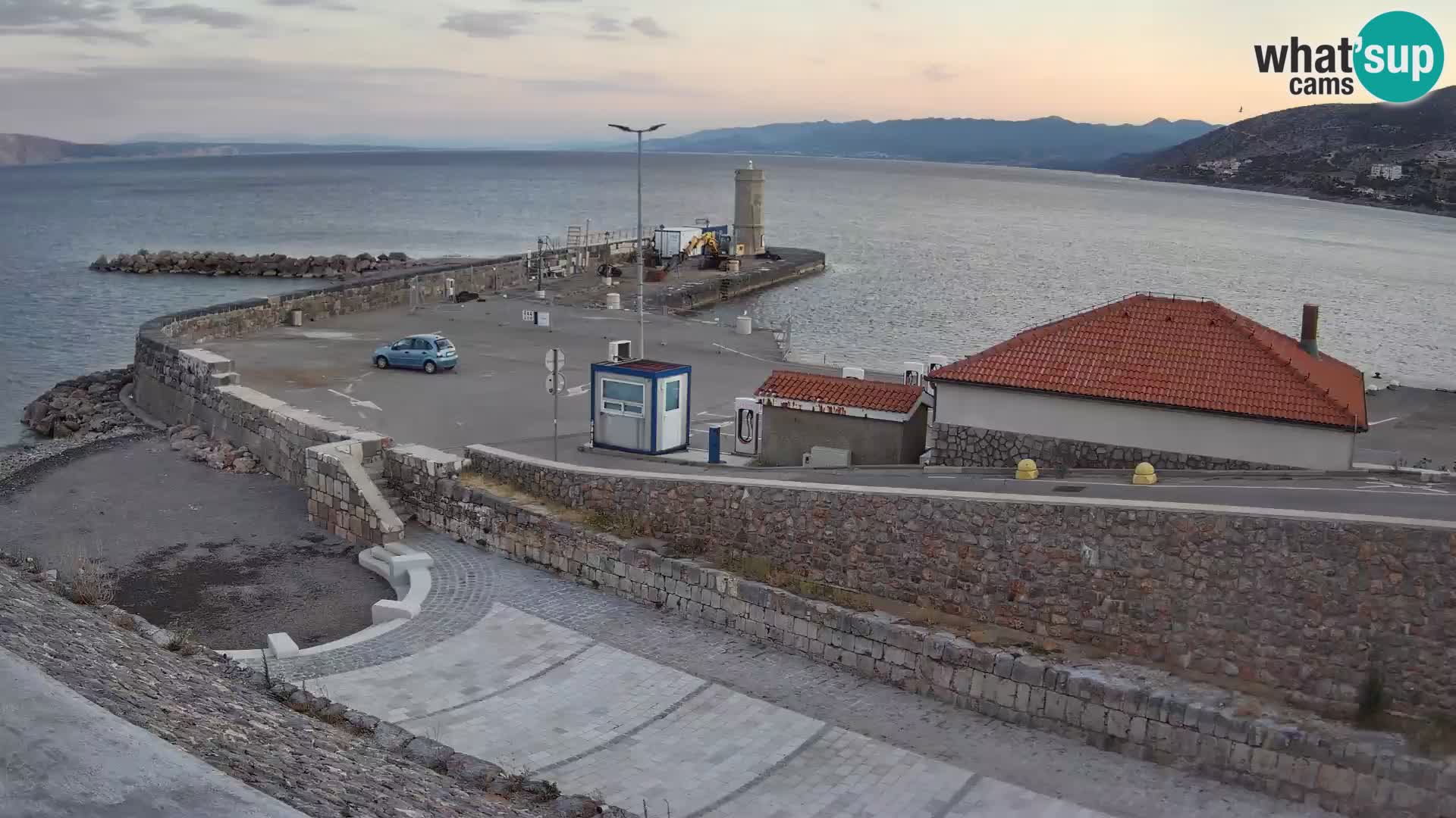 Web kamera Senj luka – Lukobran i svjetionik uživo