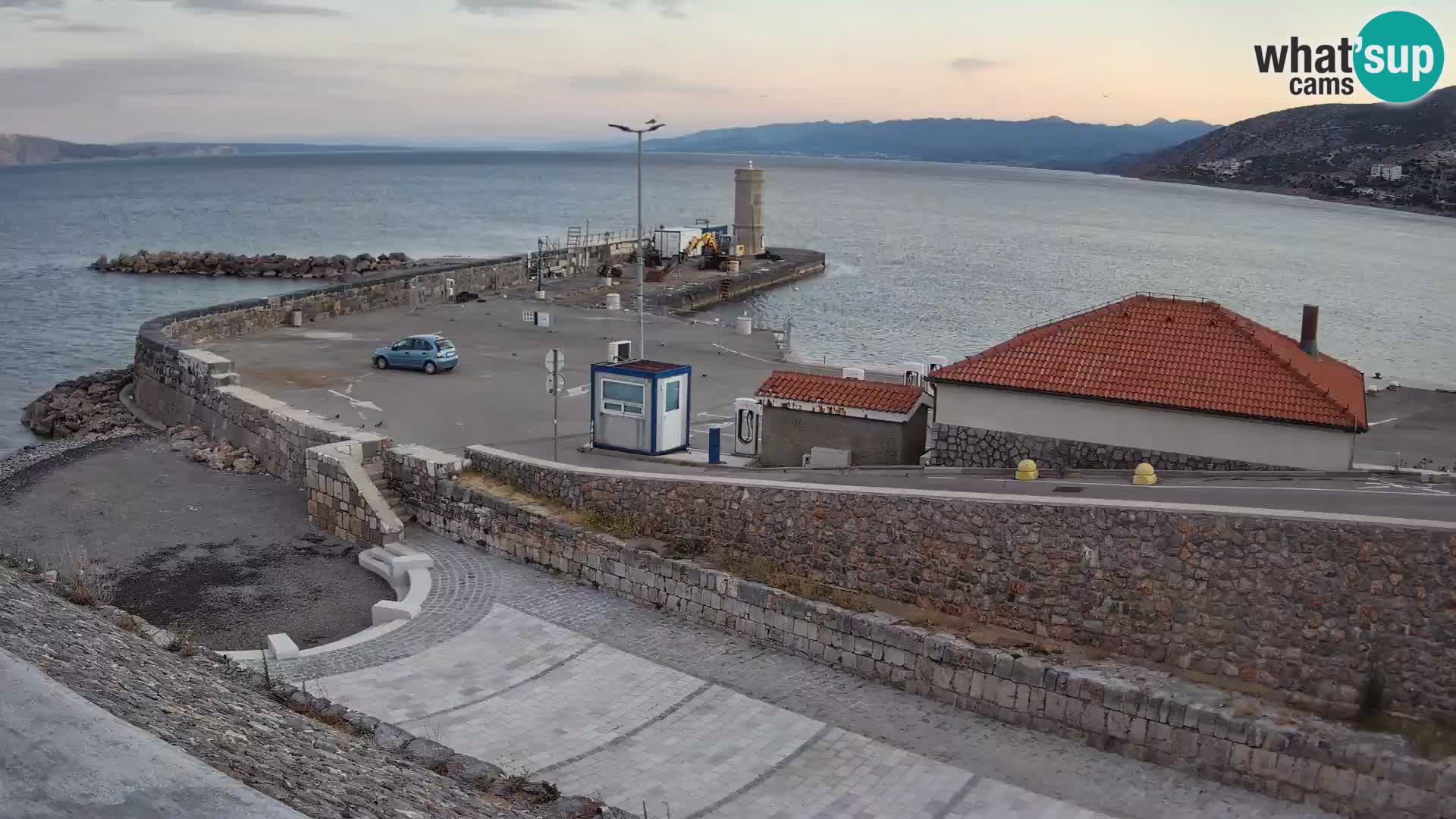 Web kamera Senj luka – Lukobran i svjetionik uživo