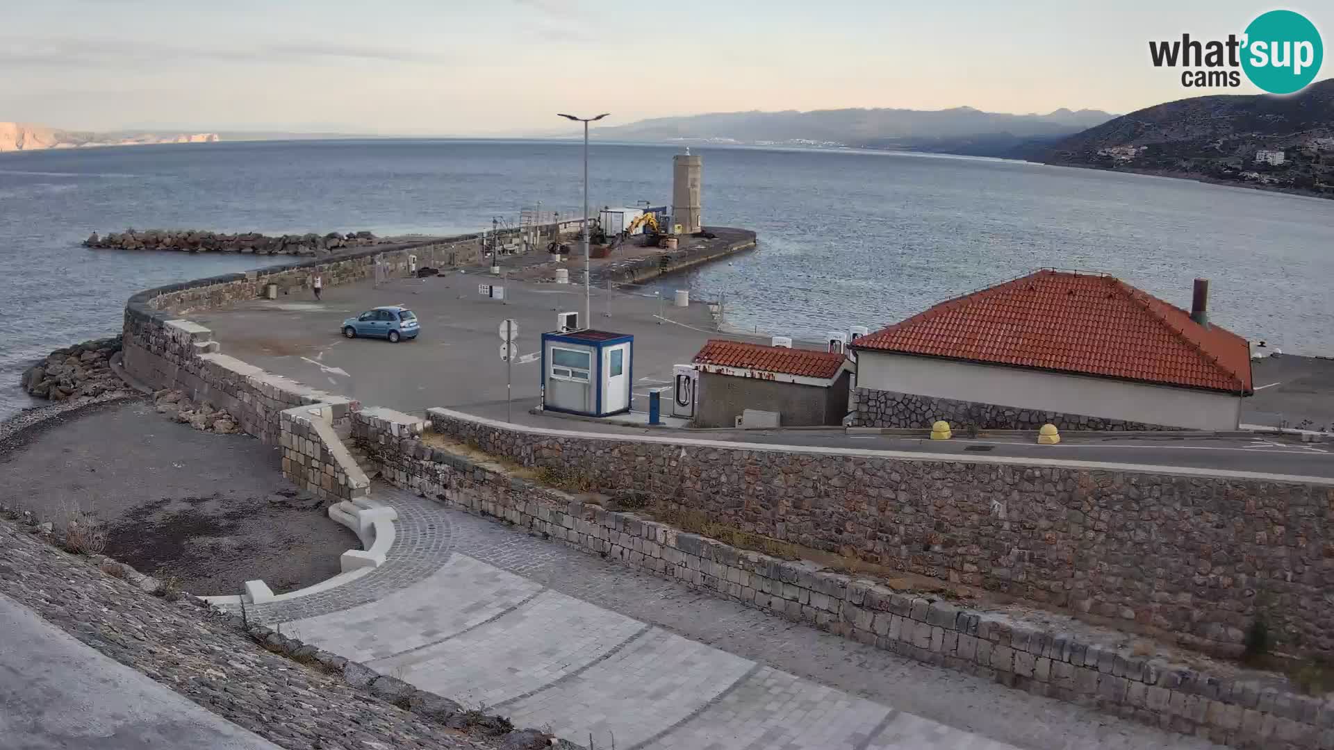 Webcam puerto de Senj – Rompeolas y faro en directo