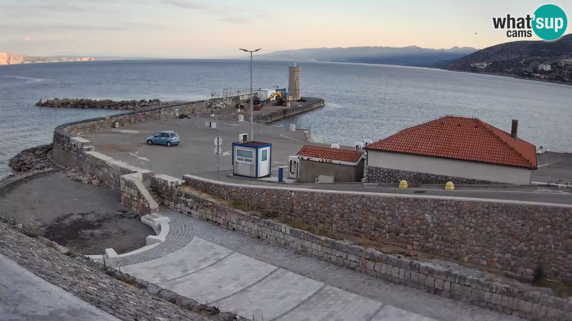 Webcam puerto de Senj – Rompeolas y faro en directo