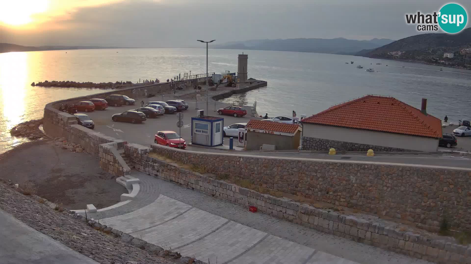 Senj Hafen Webcam – Wellenbrecher & Leuchtturm Liveblick