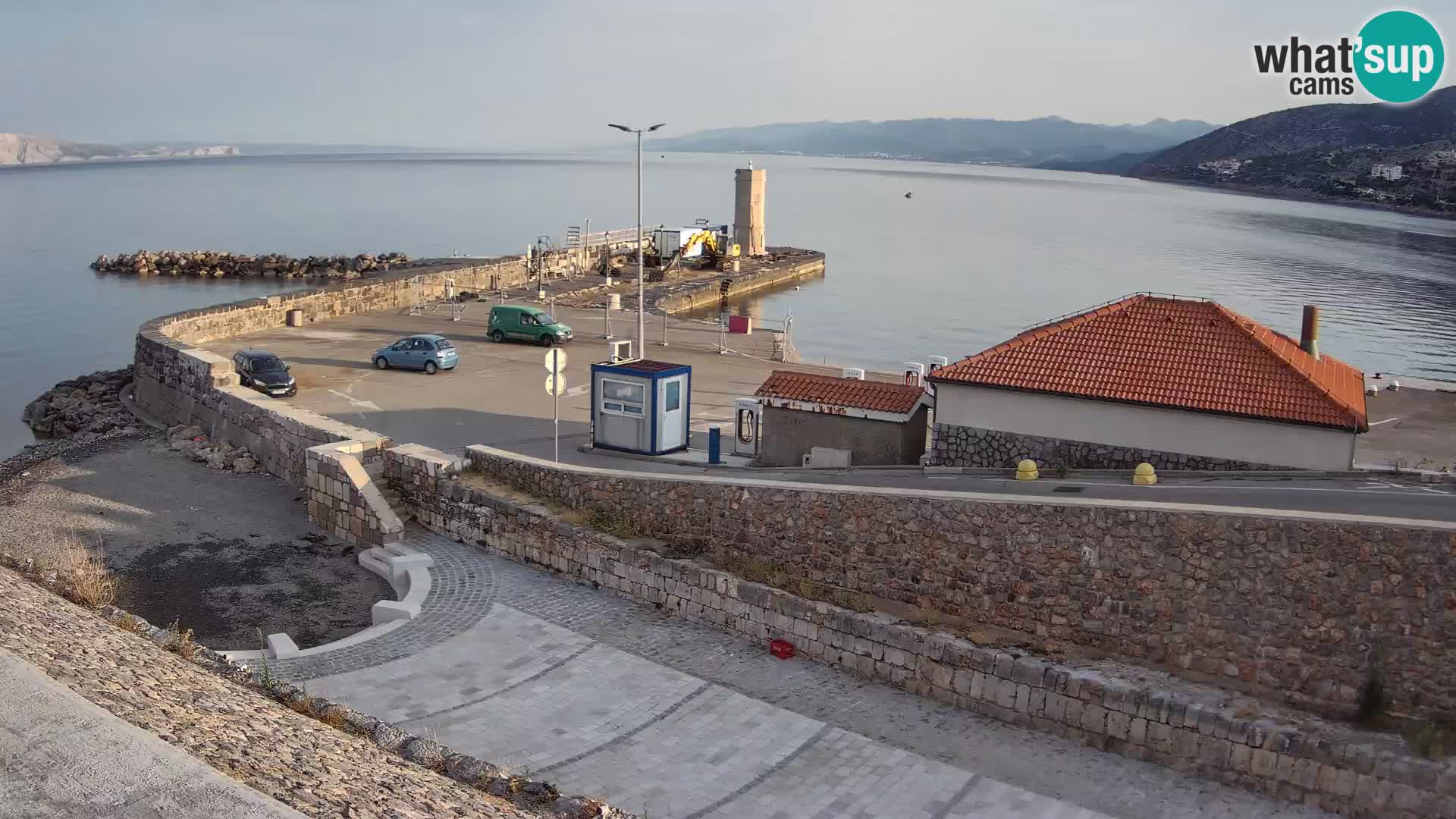 Senj Hafen Webcam – Wellenbrecher & Leuchtturm Liveblick