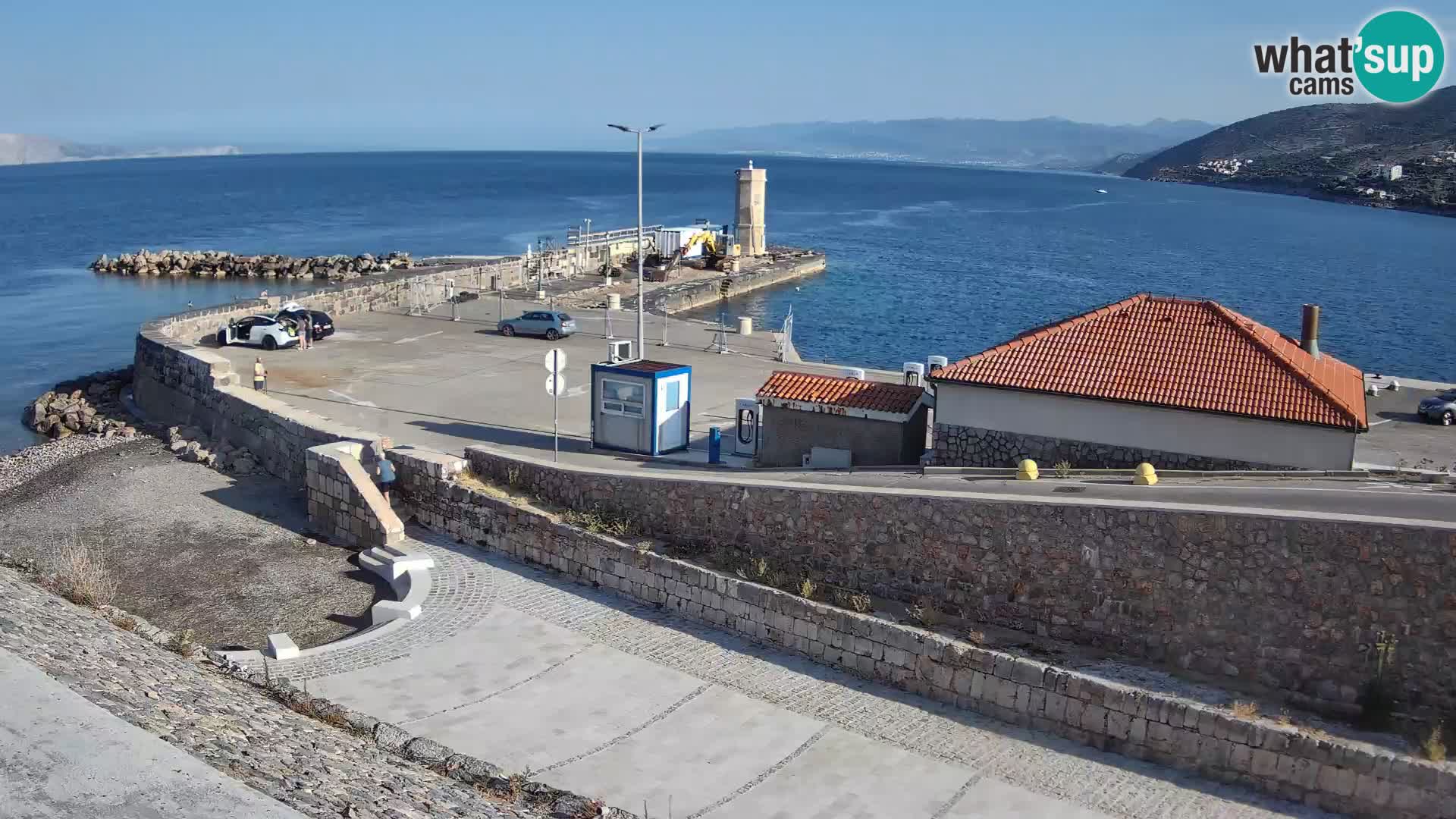 Webcam port de Senj – Vue sur la jetée et le phare