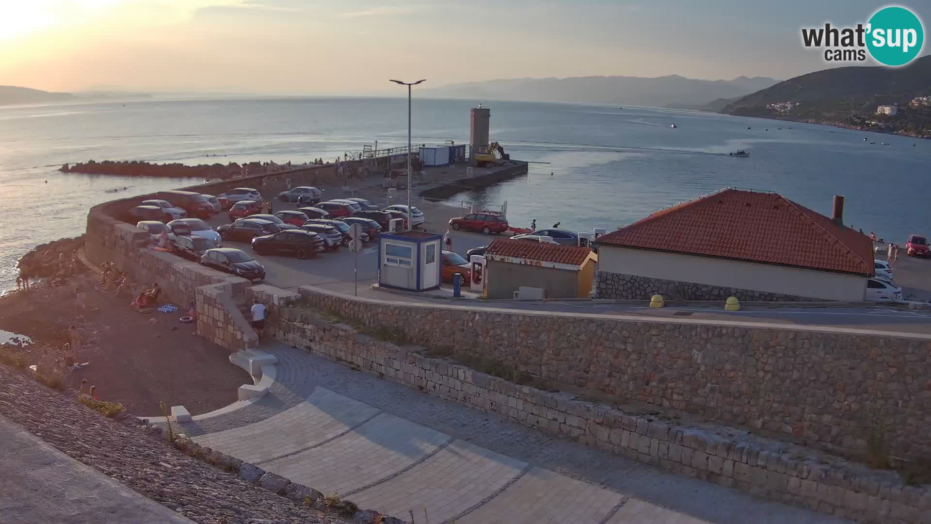 Senj Hafen Webcam – Wellenbrecher & Leuchtturm Liveblick