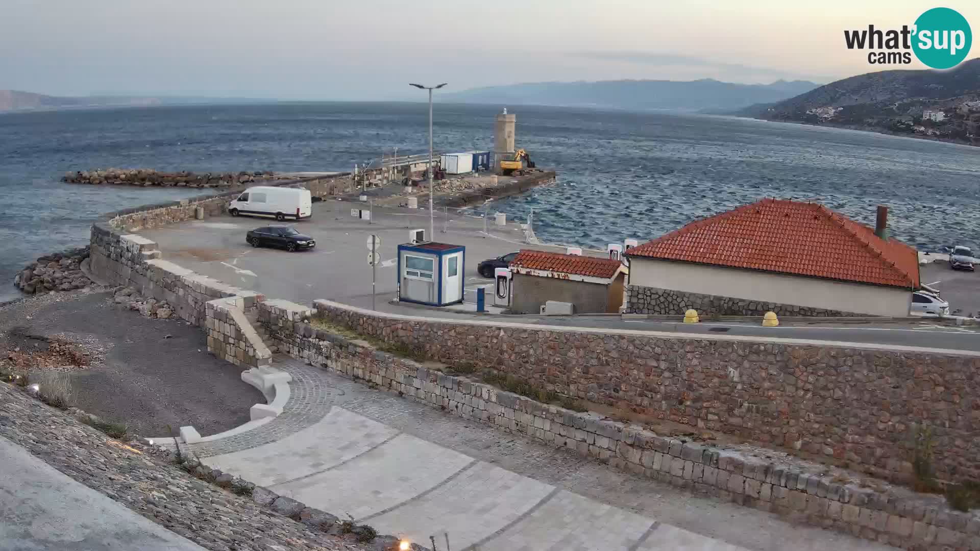 Web kamera Senj luka – Lukobran i svjetionik uživo
