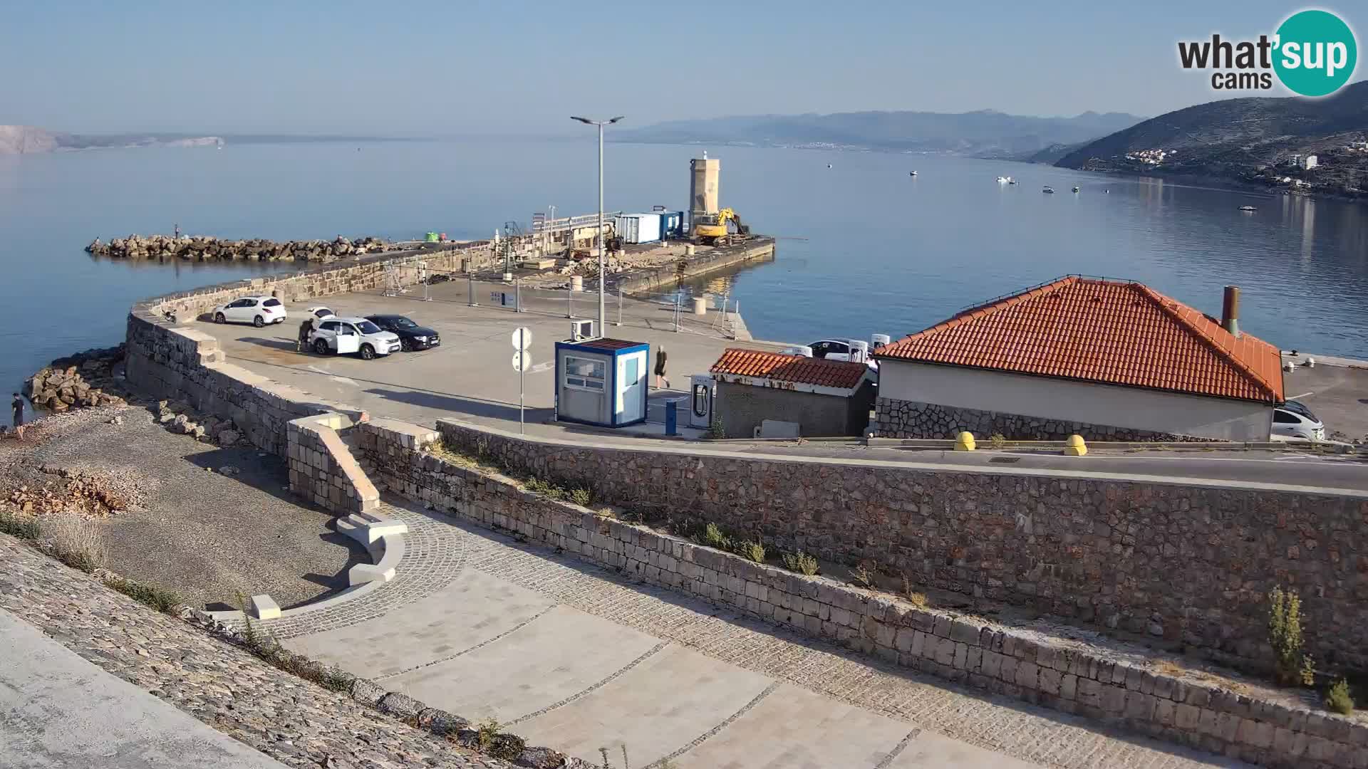 Webcam port de Senj – Vue sur la jetée et le phare