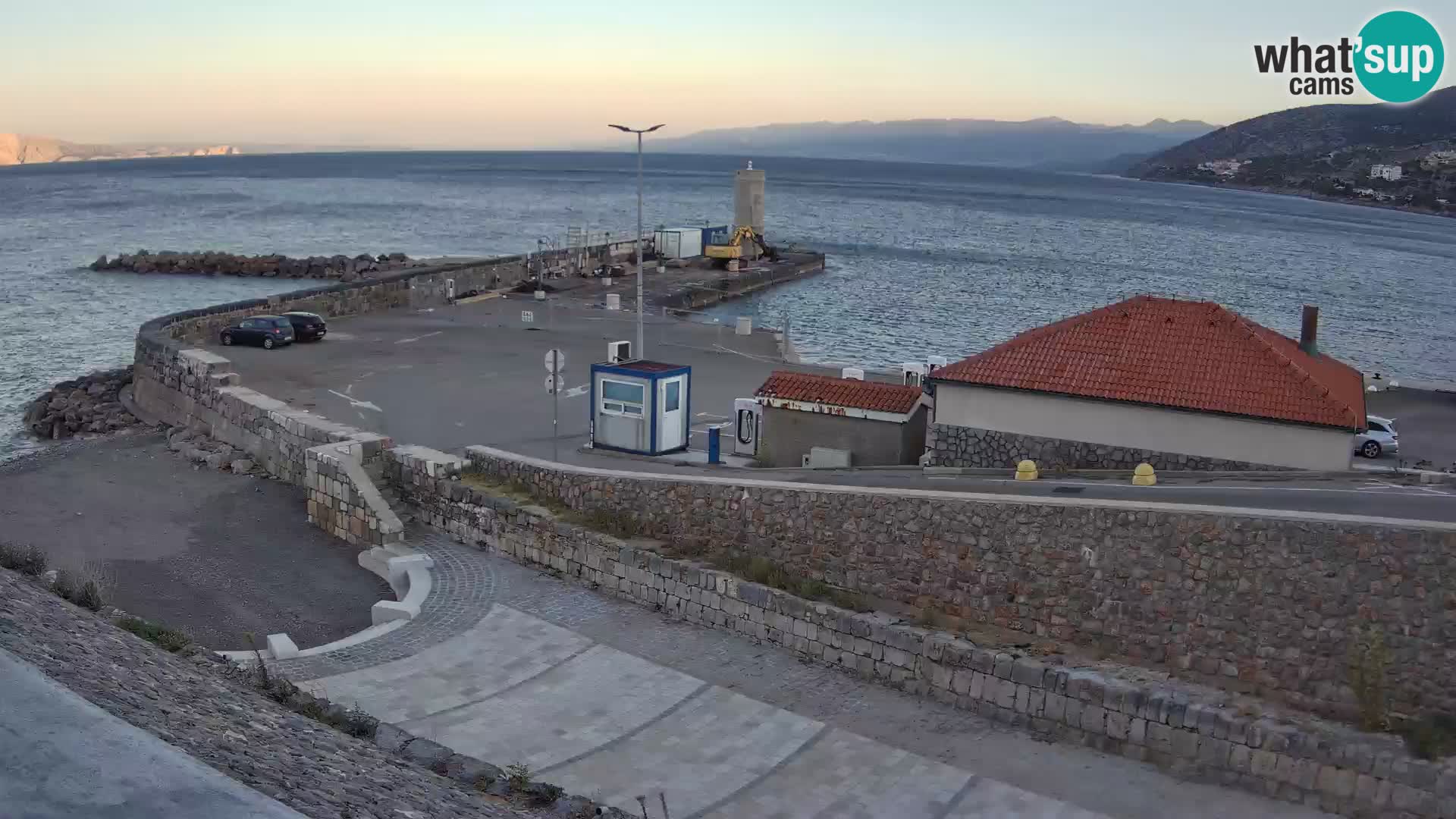 Webcam port de Senj – Vue sur la jetée et le phare