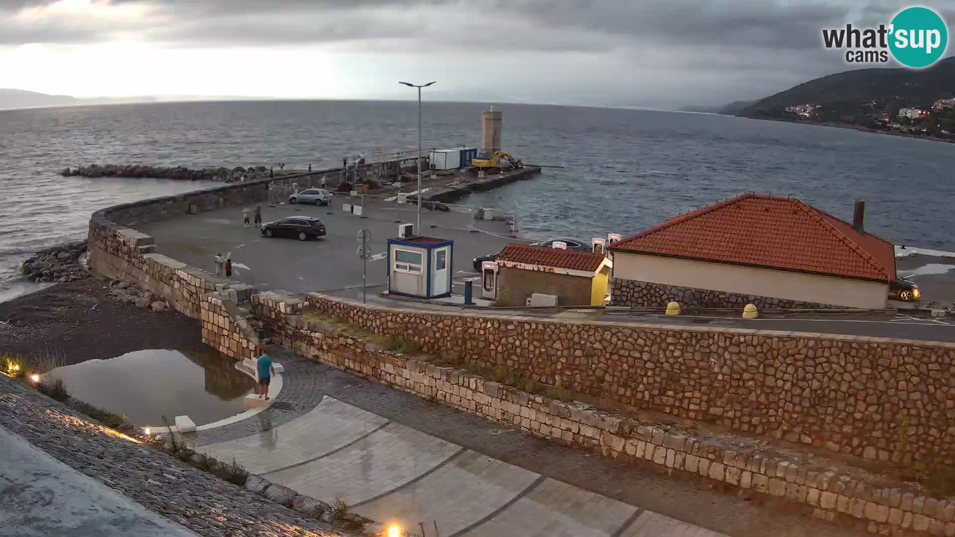 Webcam port de Senj – Vue sur la jetée et le phare