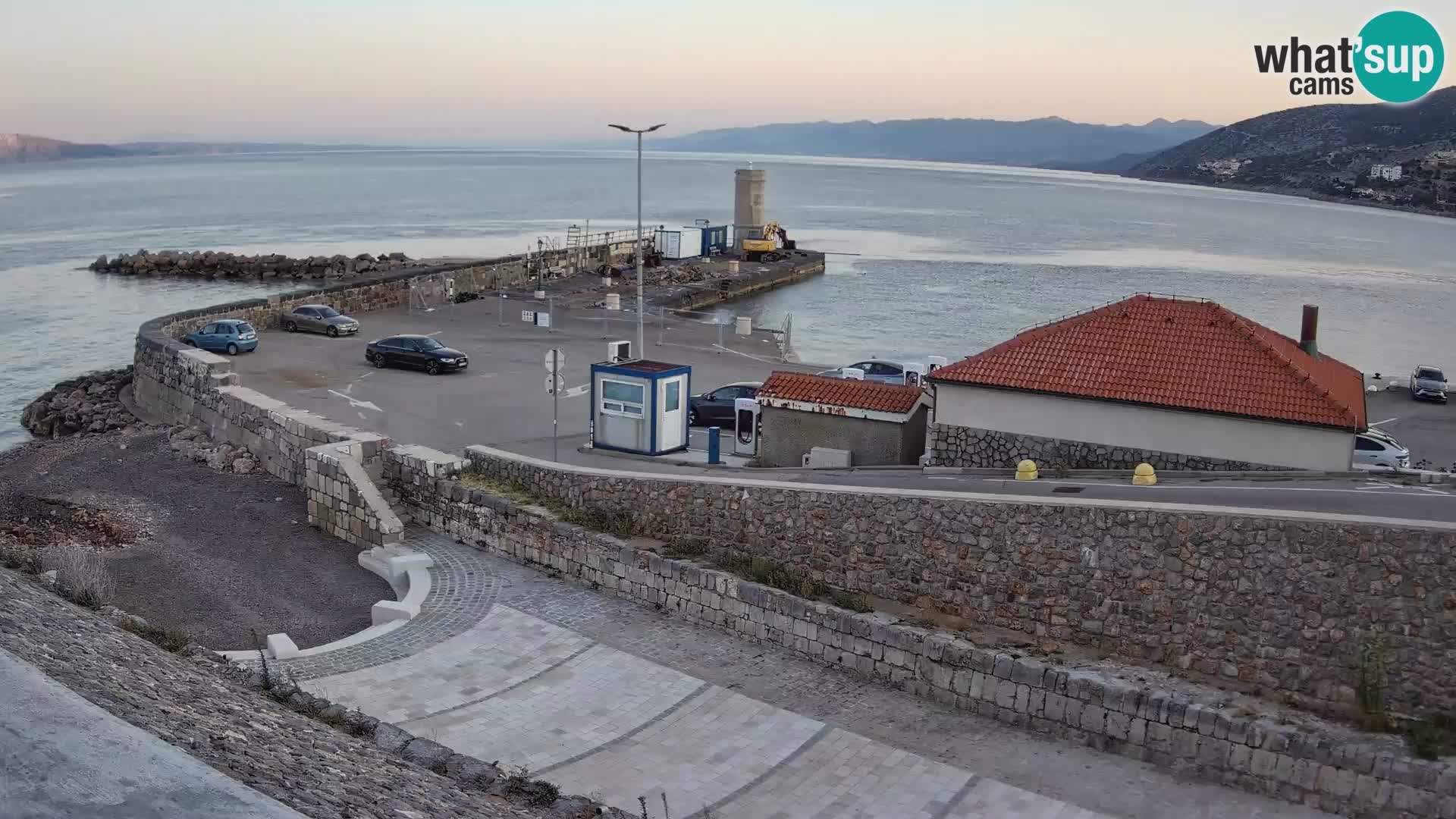Webcam port de Senj – Vue sur la jetée et le phare