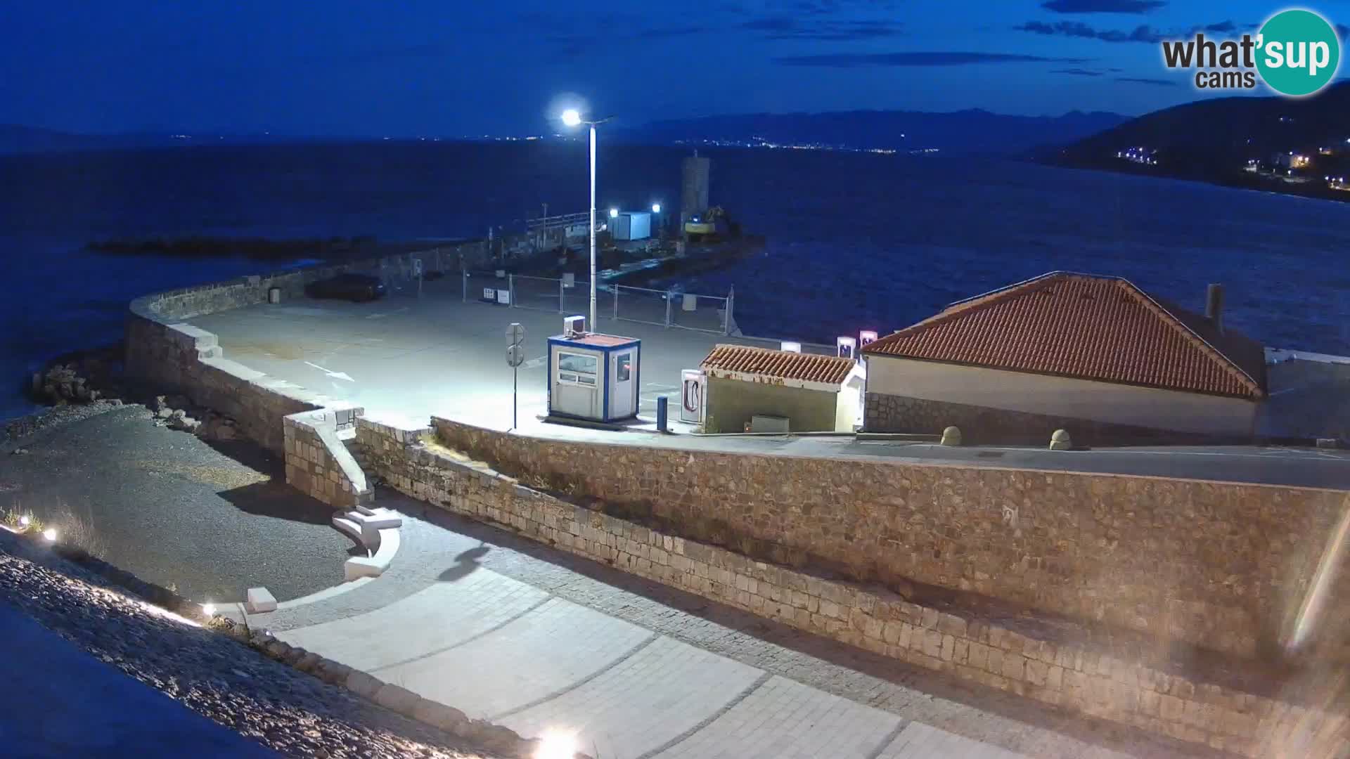 Senj Hafen Webcam – Wellenbrecher & Leuchtturm Liveblick