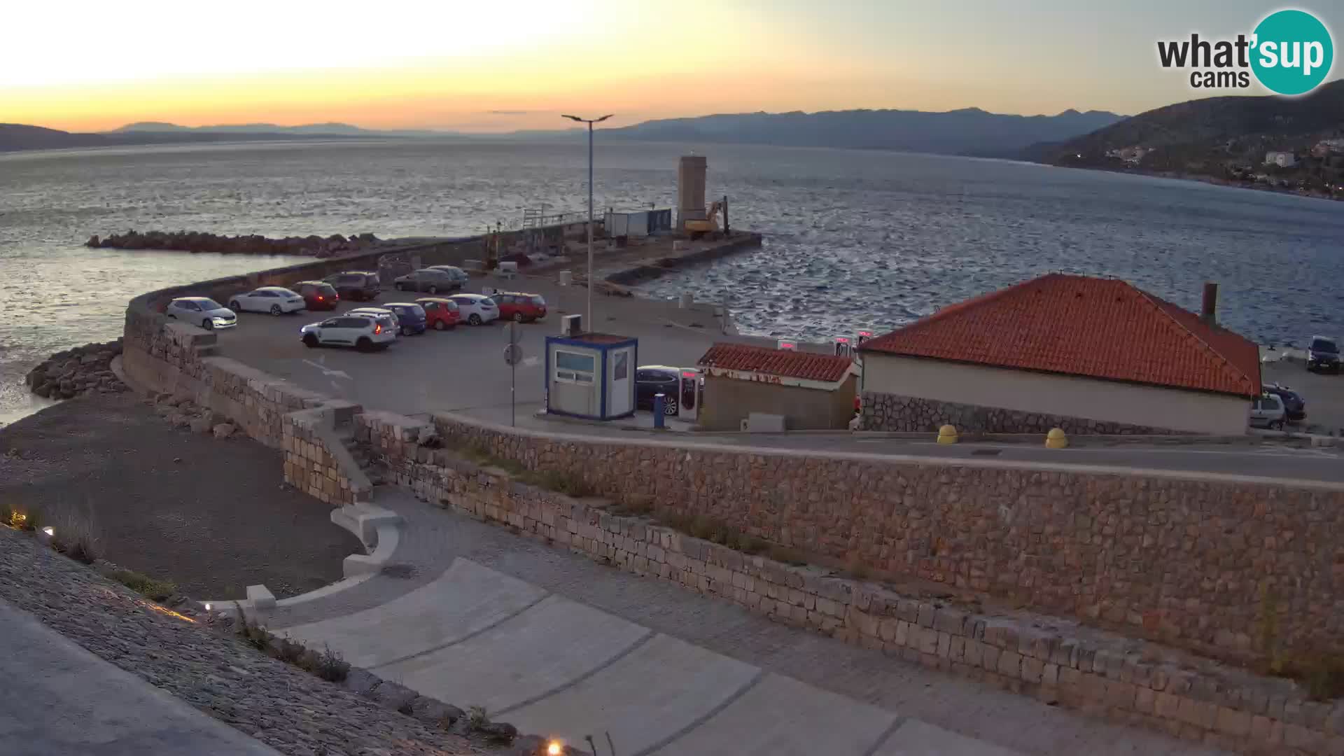 Web kamera Senj luka – Lukobran i svjetionik uživo