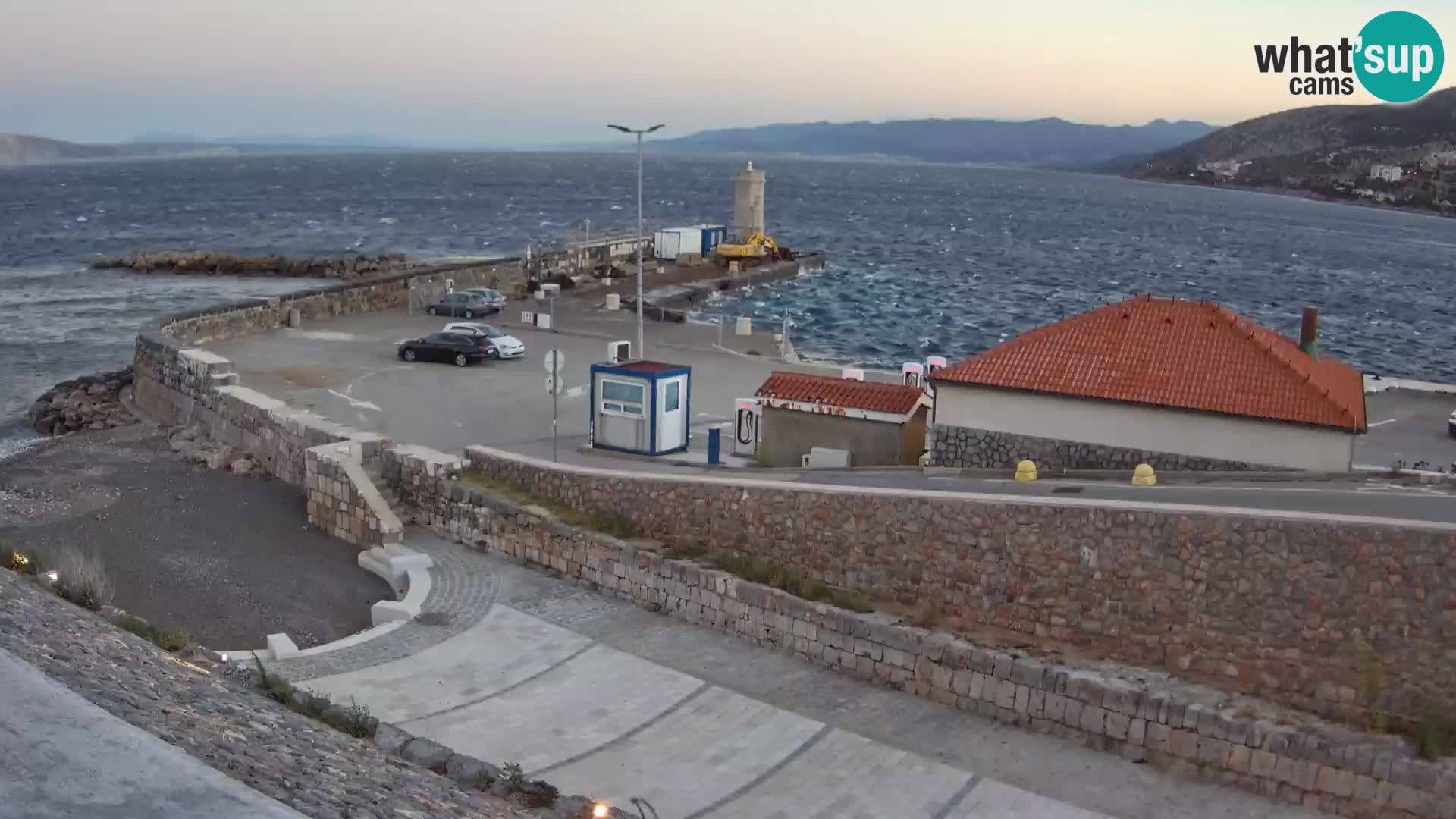 Senj Hafen Webcam – Wellenbrecher & Leuchtturm Liveblick