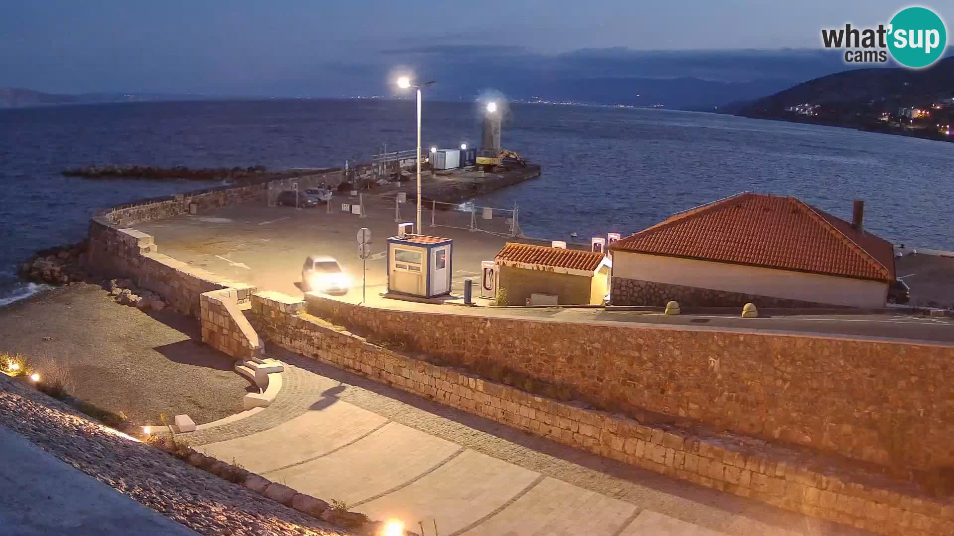 Senj Hafen Webcam – Wellenbrecher & Leuchtturm Liveblick