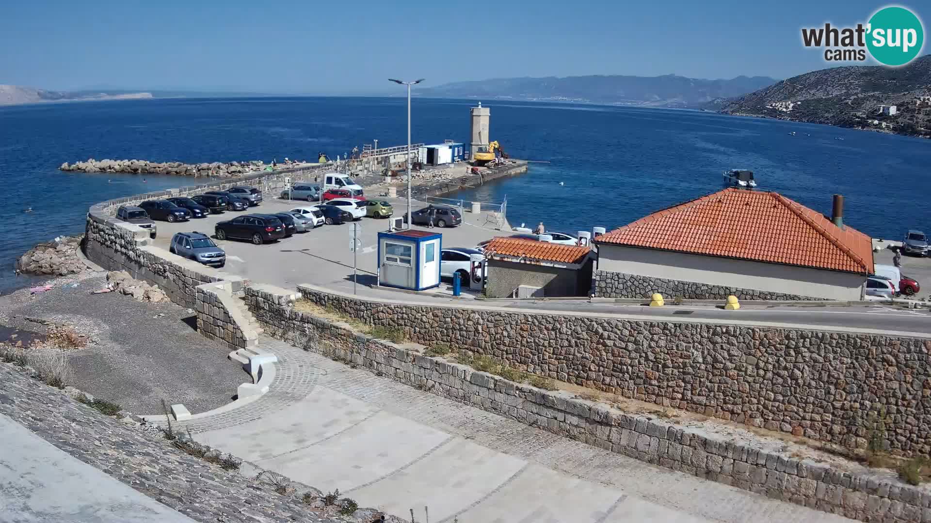 Webcam port de Senj – Vue sur la jetée et le phare