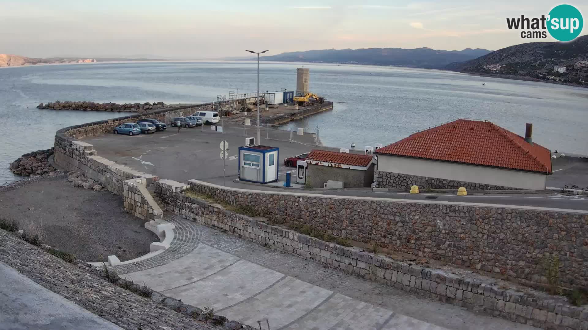 Senj Hafen Webcam – Wellenbrecher & Leuchtturm Liveblick