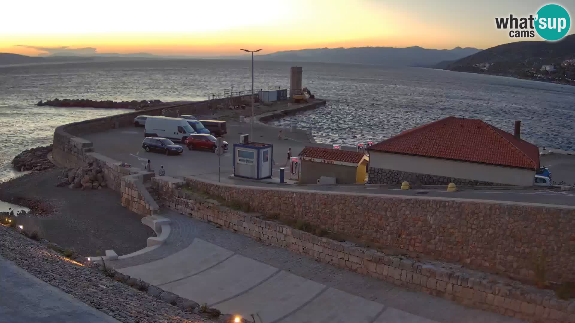 Senj Hafen Webcam – Wellenbrecher & Leuchtturm Liveblick