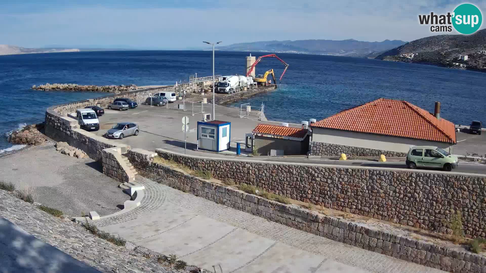 Webcam port de Senj – Vue sur la jetée et le phare