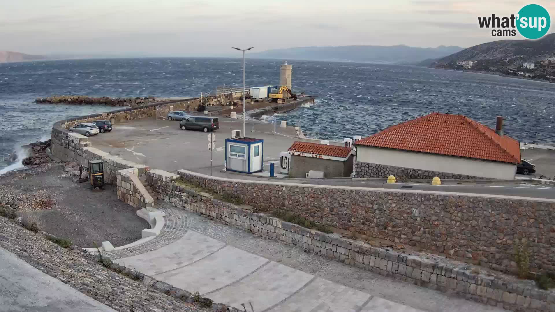 Web kamera Senj luka – Lukobran i svjetionik uživo